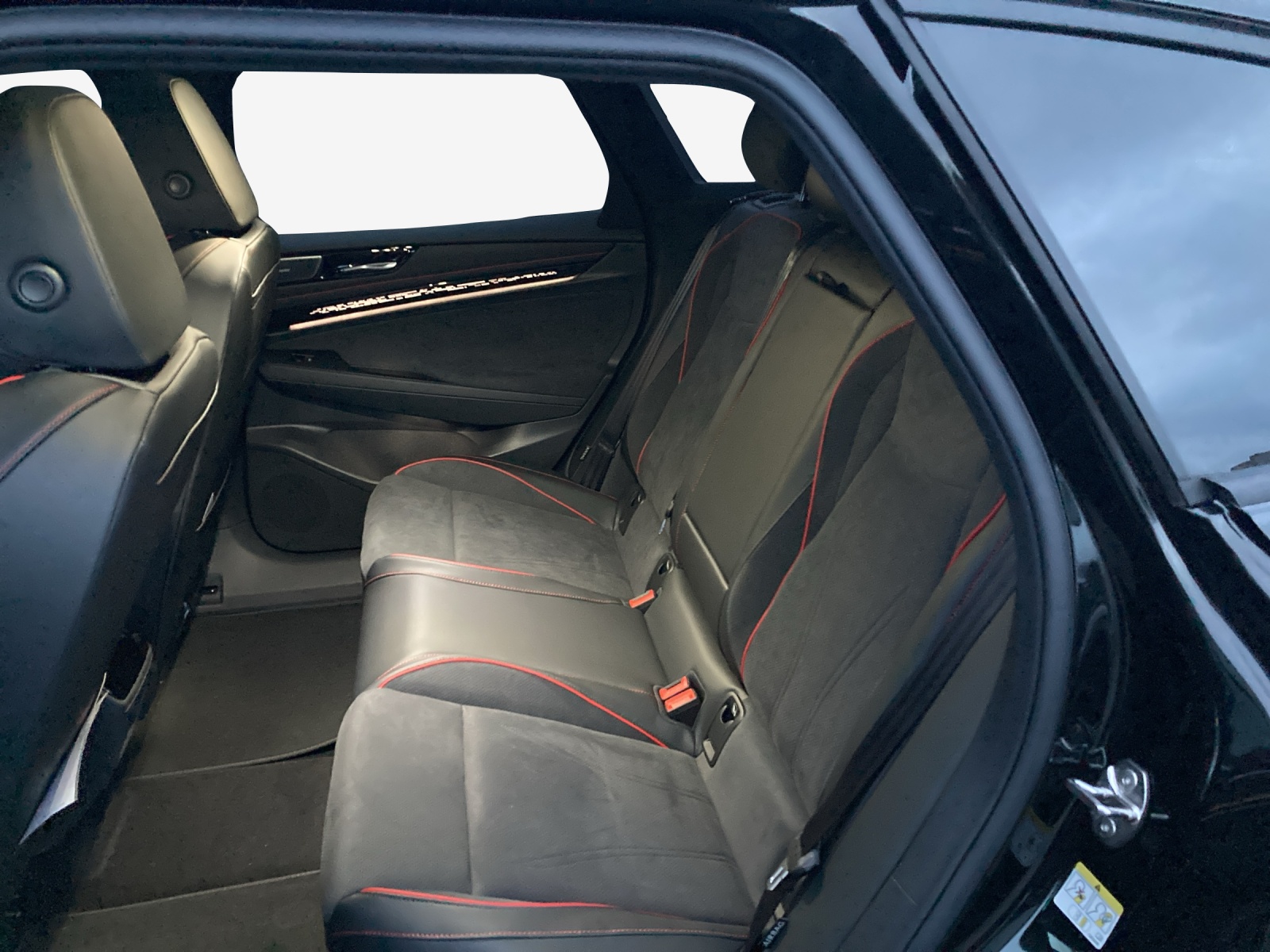VW ID.7 Tourer GTX 86 kWh GTX 4 Motion-image-12