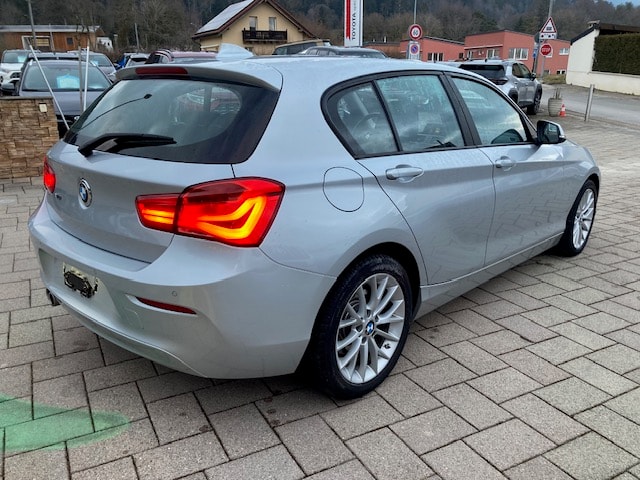 BMW 120d xDrive Steptronic-image-4
