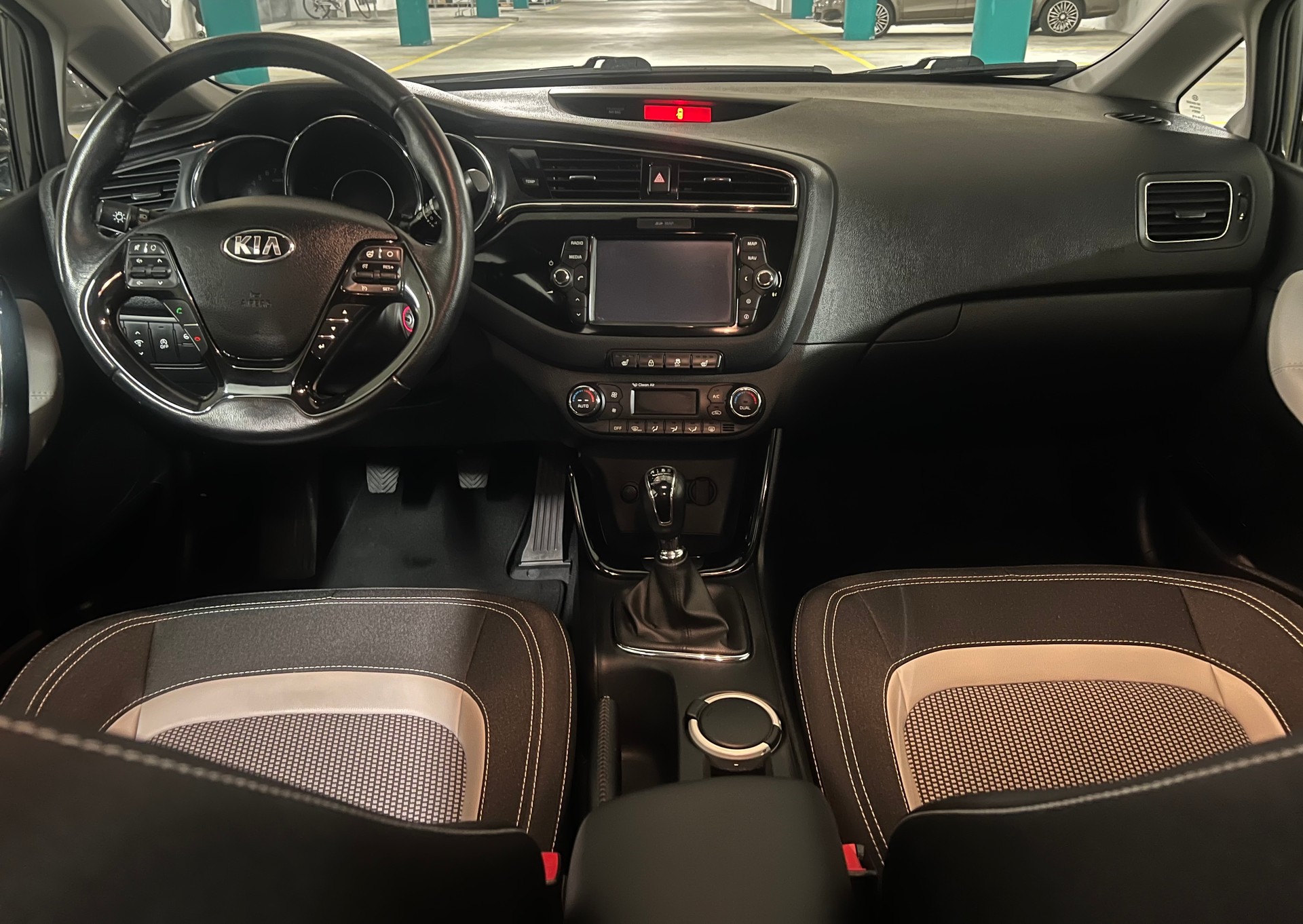 KIA Ceed Sportswagon 1.0 T-GDi Swiss Champion-image-6