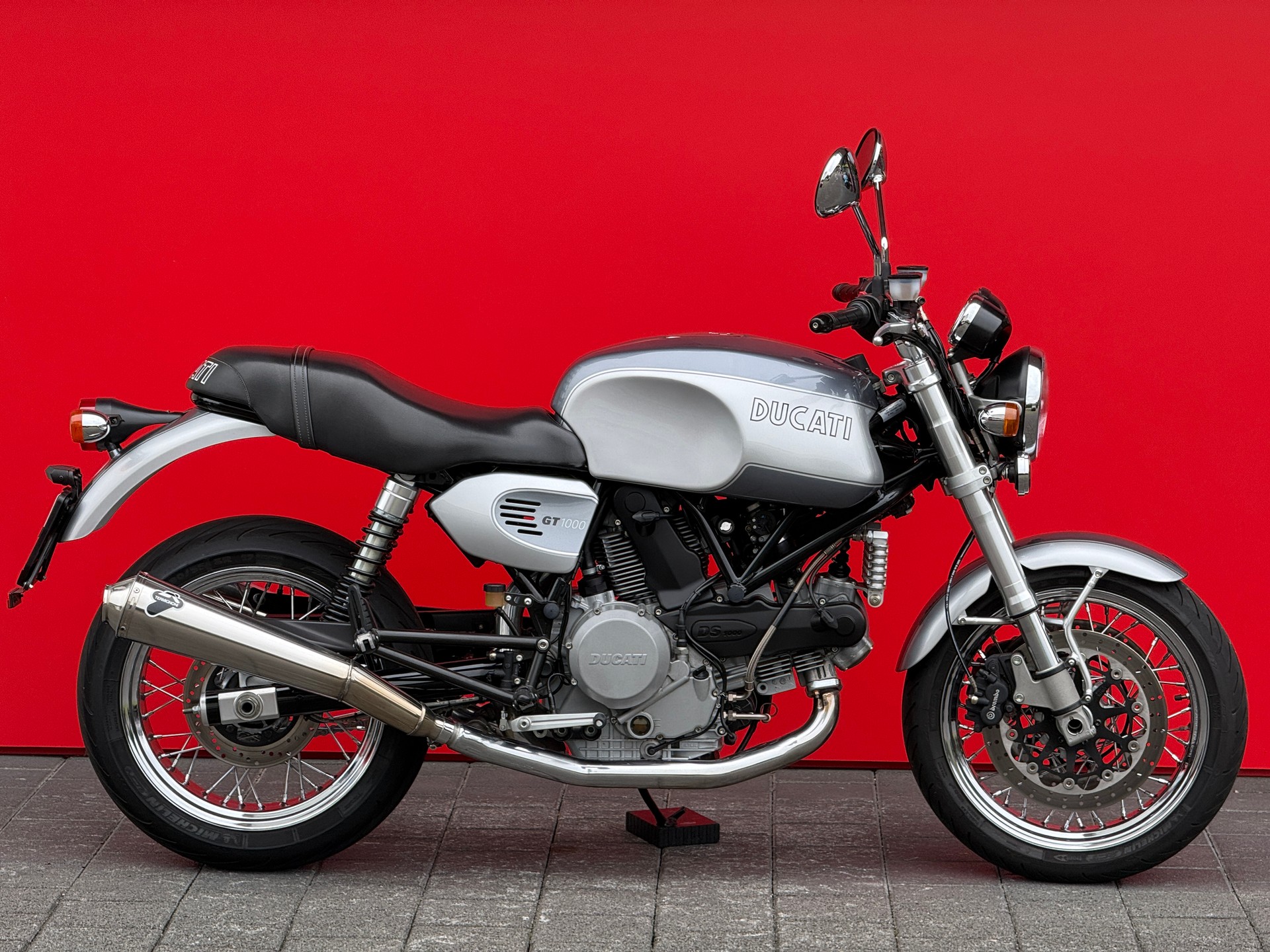 DUCATI GT 1000
