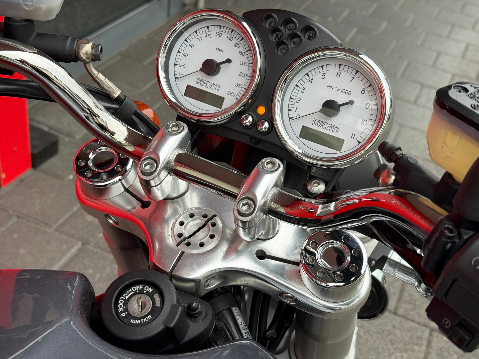 DUCATI GT 1000-image-4