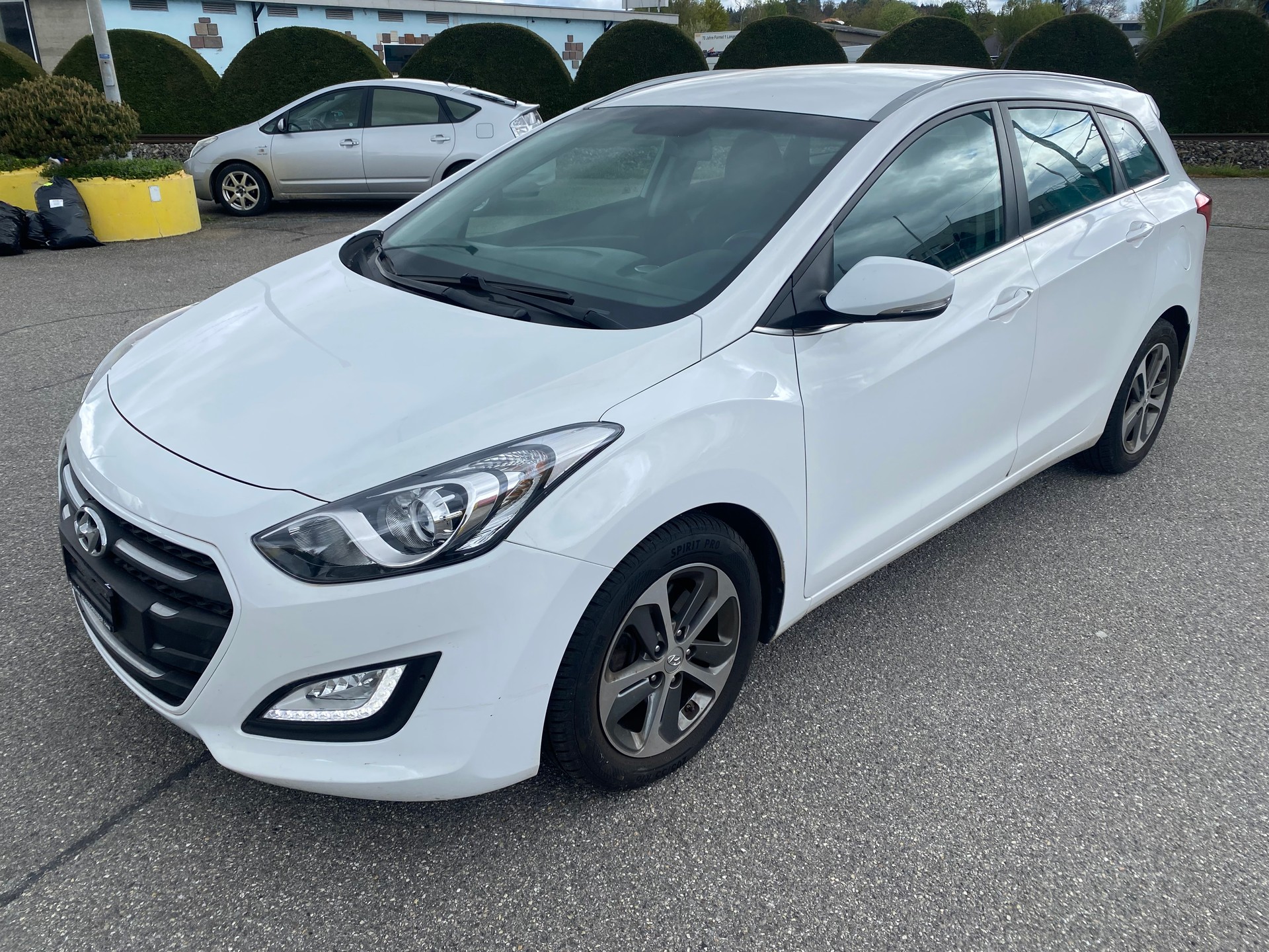 HYUNDAI i30 Wagon 1.6 CRDi Vertex Automatic DCT-image-2