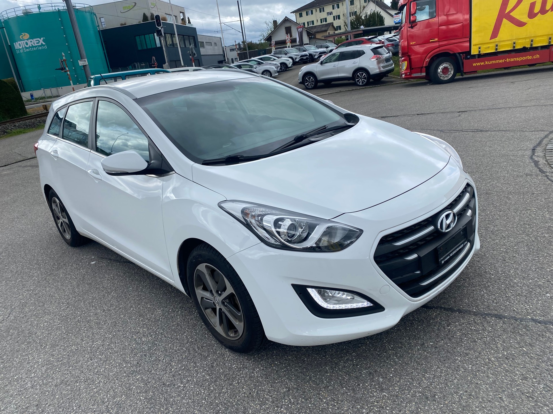 HYUNDAI i30 Wagon 1.6 CRDi Vertex Automatic DCT-image-1