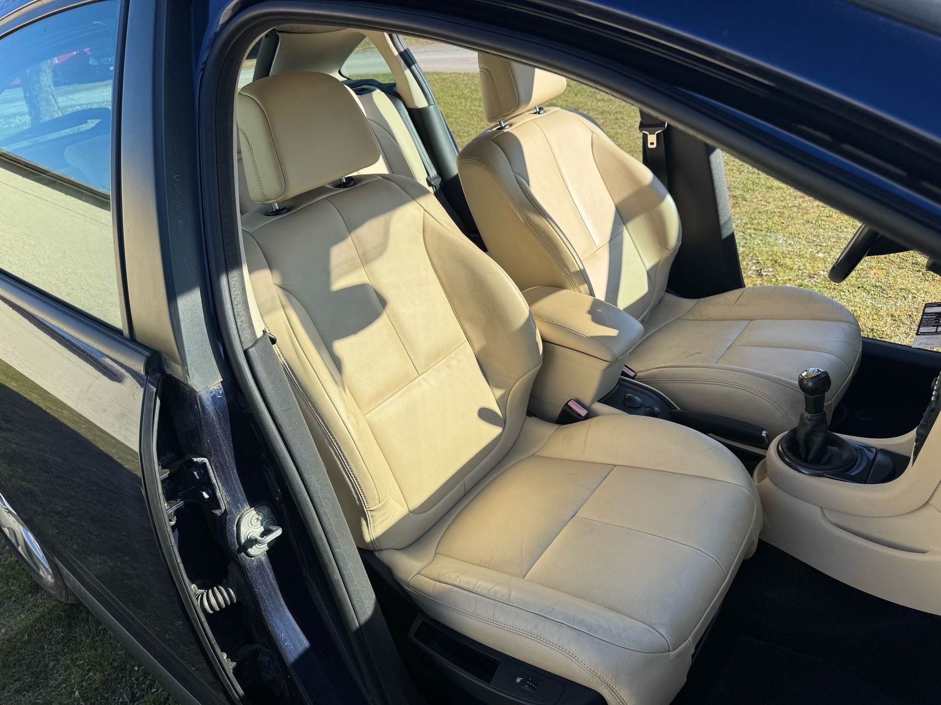 CITROEN C4 Berline 1.6 16V HDi VTR-image-11
