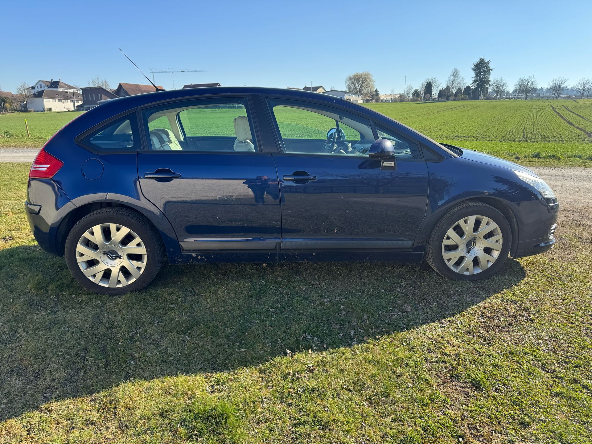 CITROEN C4 Berline 1.6 16V HDi VTR-image-3
