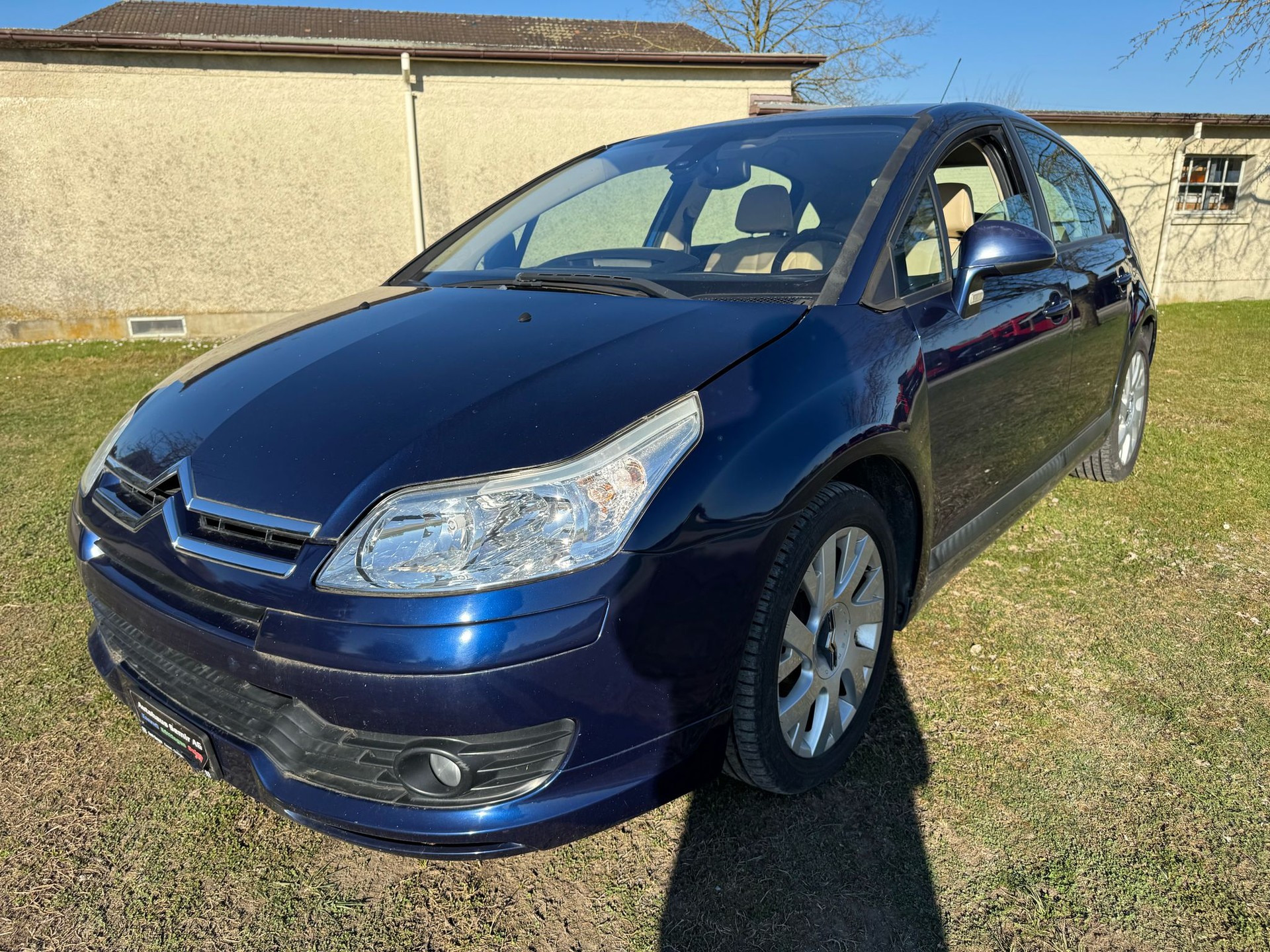 CITROEN C4 Berline 1.6 16V HDi VTR-image-1
