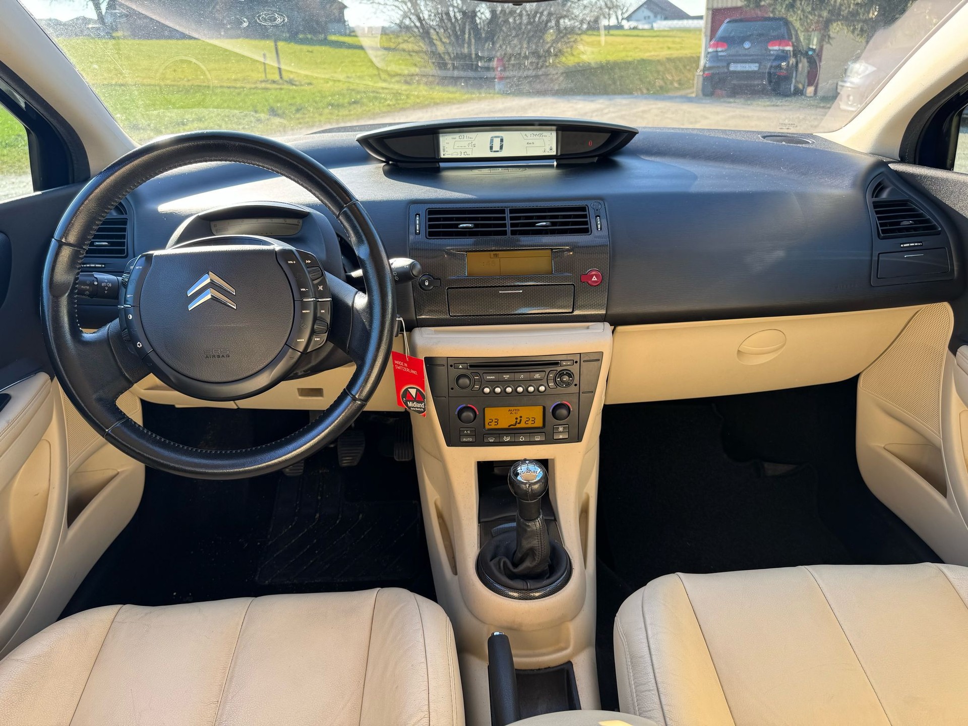 CITROEN C4 Berline 1.6 16V HDi VTR-image-13
