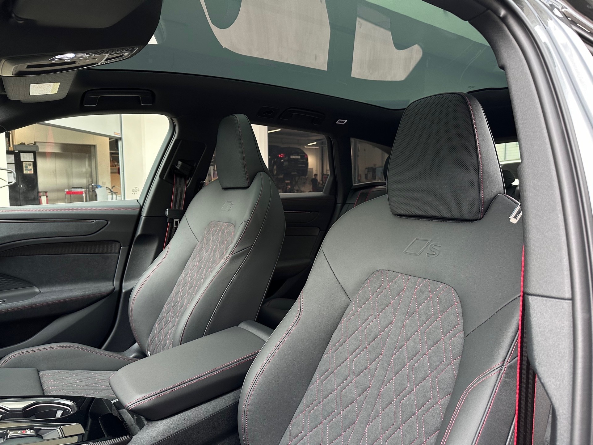 AUDI A6 Avant TFSI quattro 270 kW S tronic-image-9