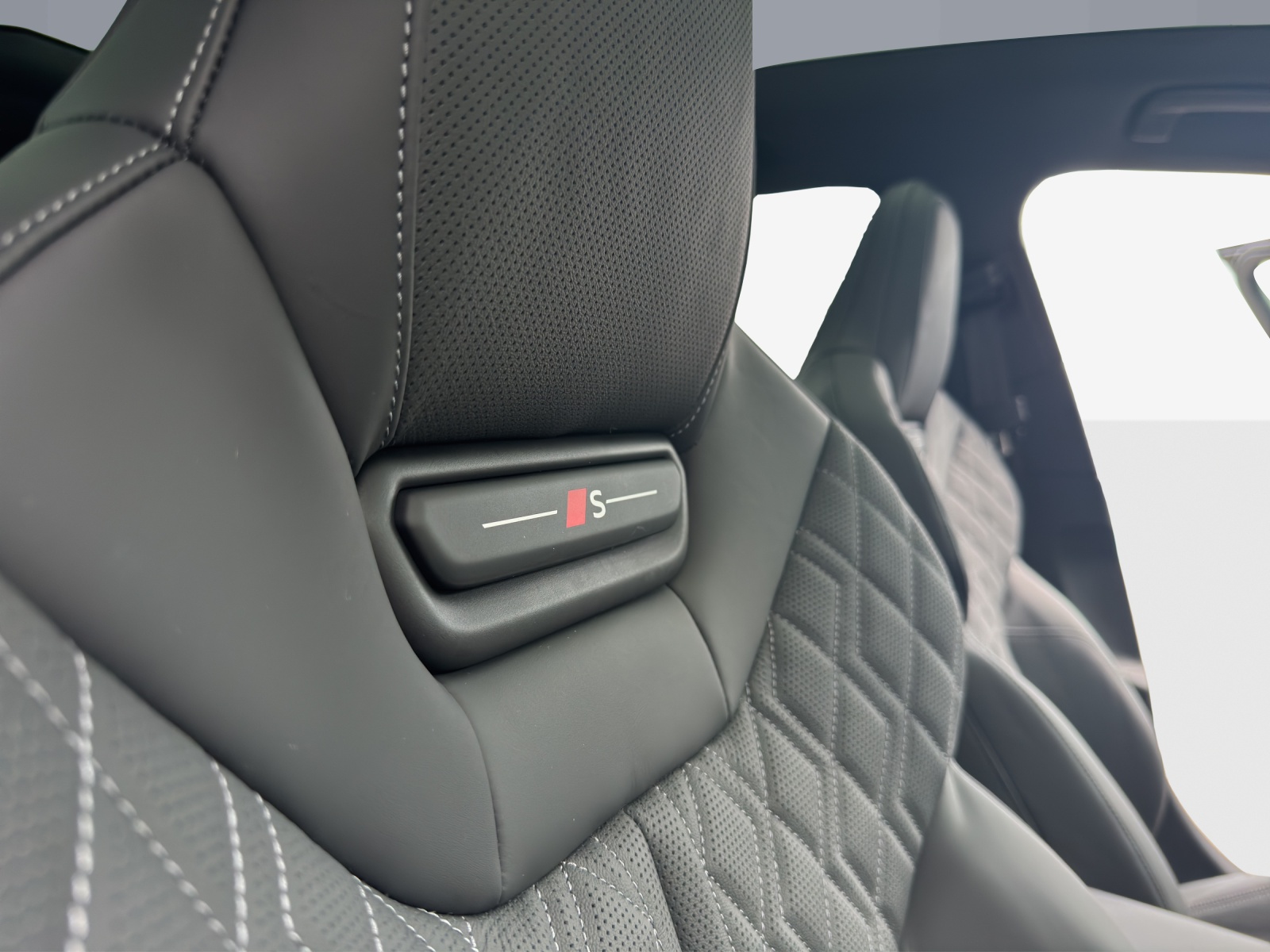 AUDI A6 Avant TDI quattro 150 kW S tronic-image-15