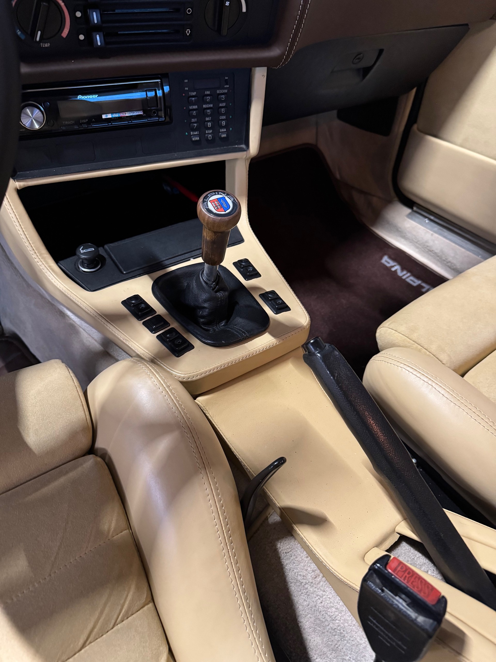 BMW 635 CSI-image-10