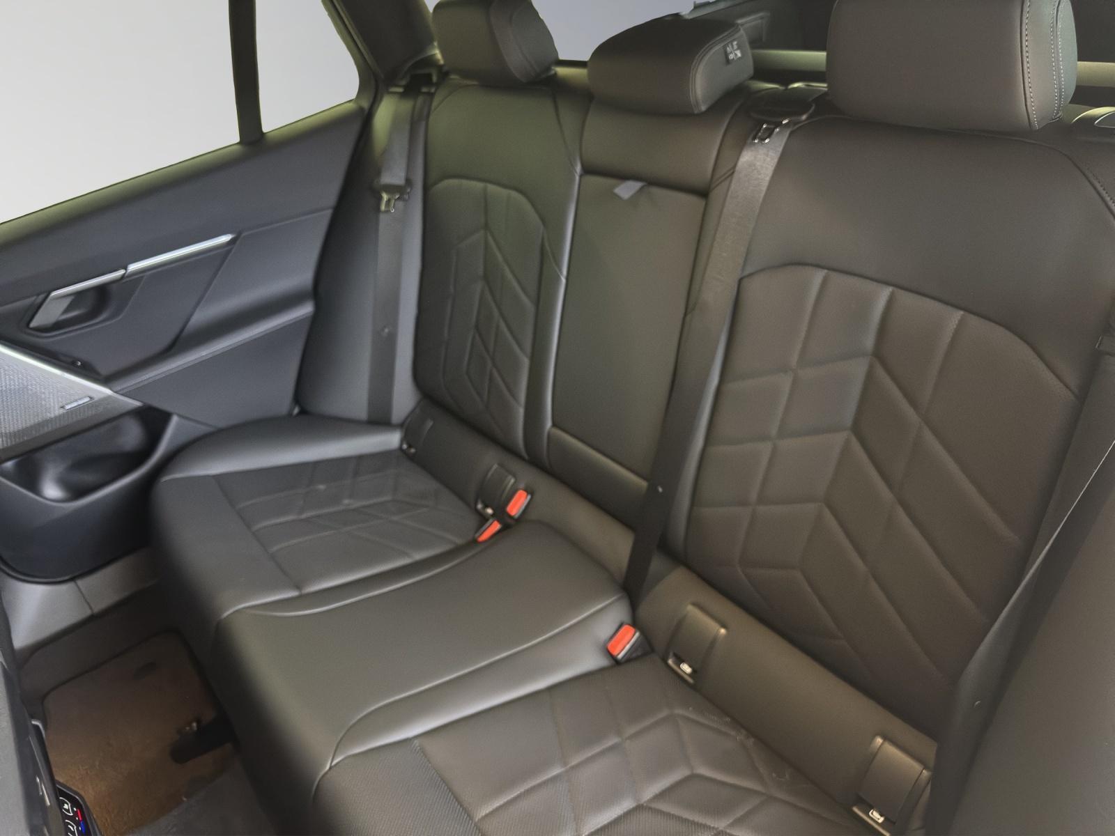 BMW 520d xDrive Touring-image-15