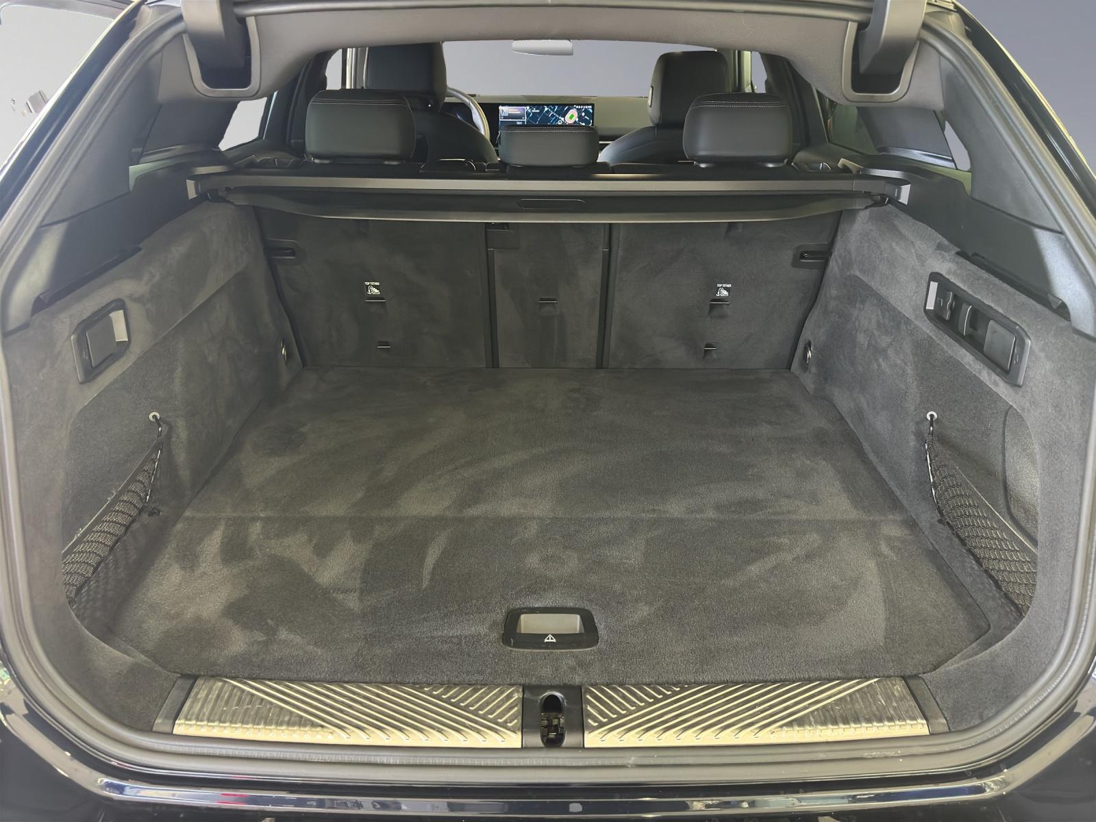 BMW 520d xDrive Touring-image-17