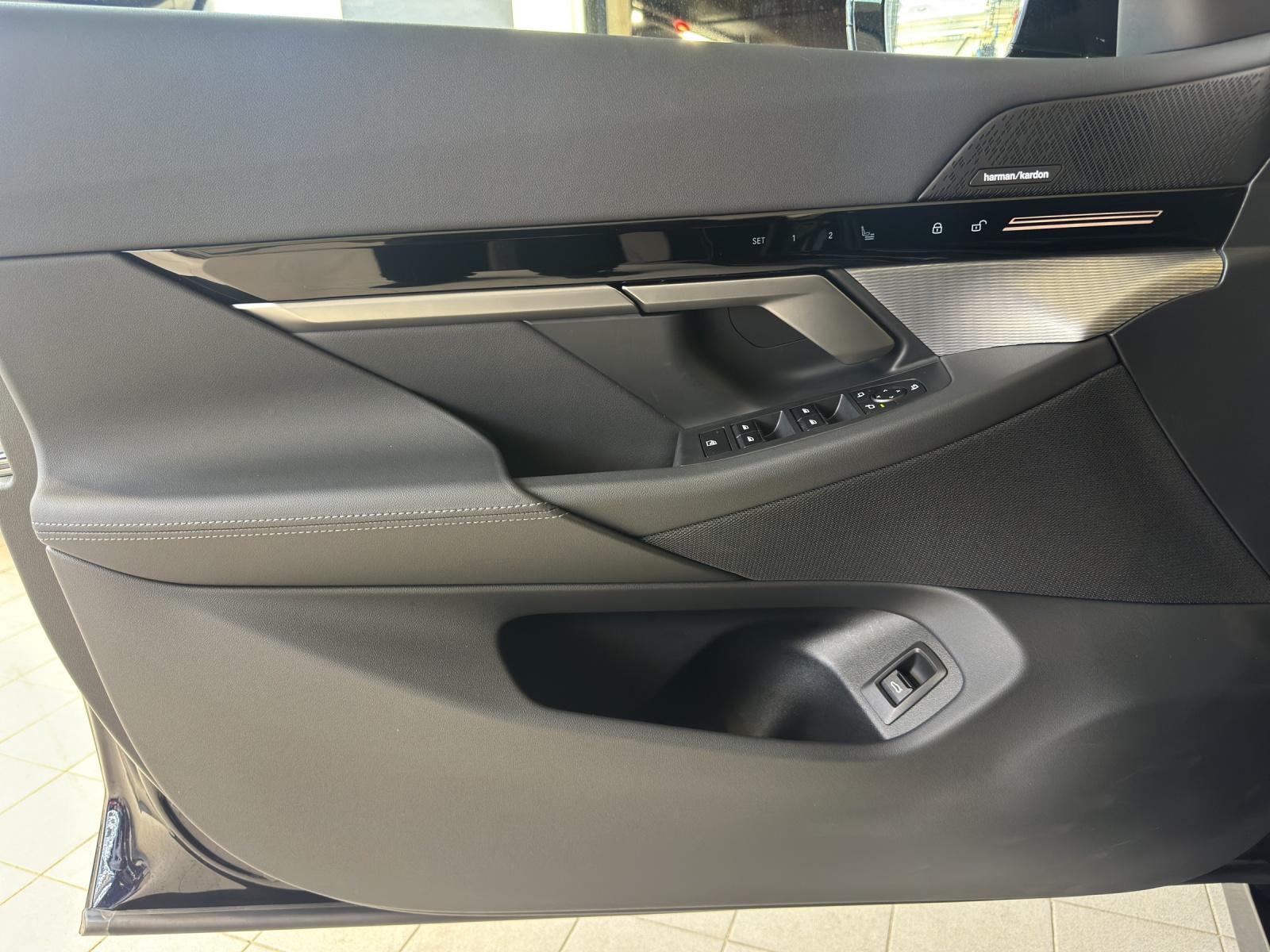 BMW 520d xDrive Touring-image-14