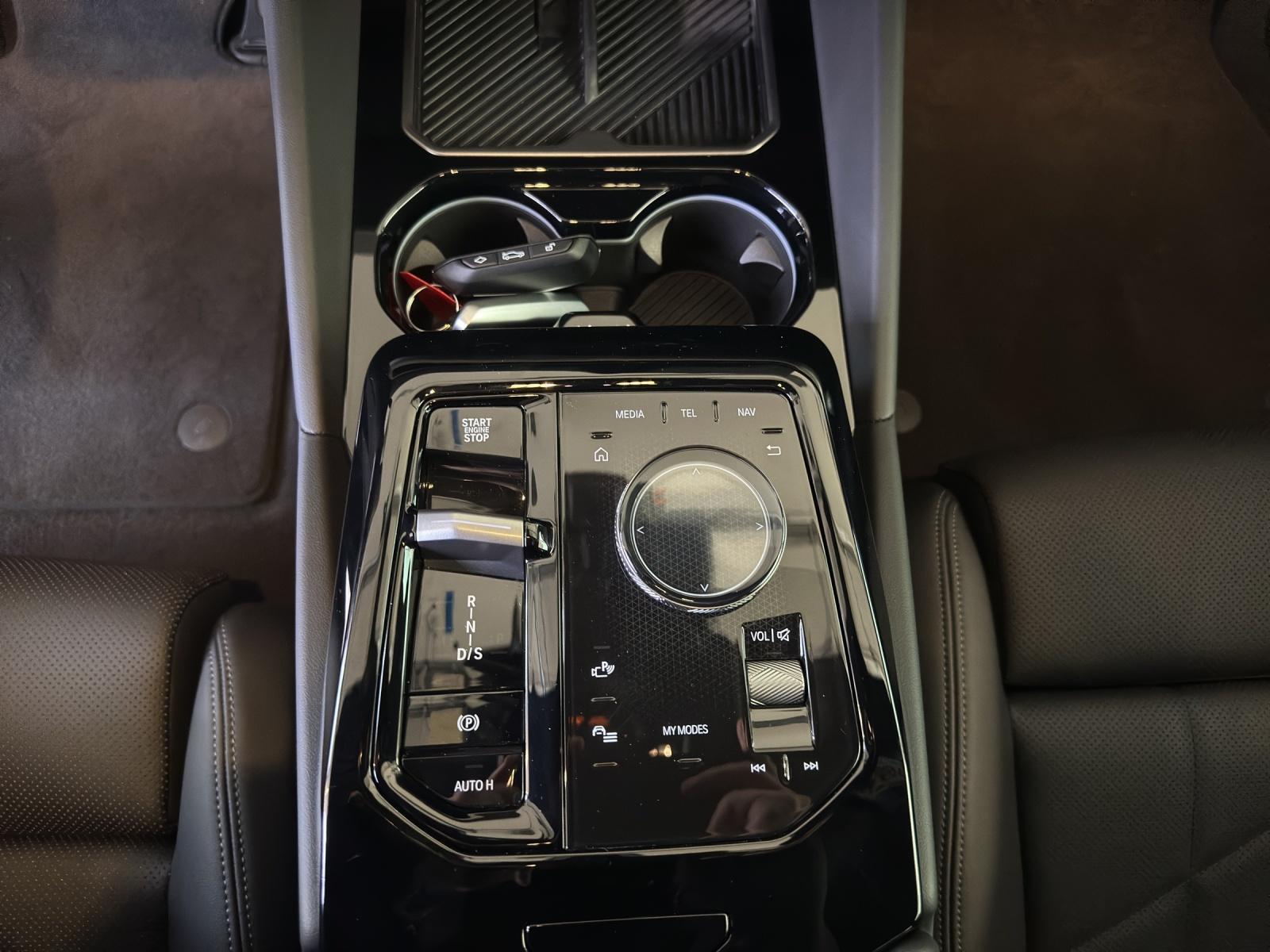 BMW 520d xDrive Touring-image-13