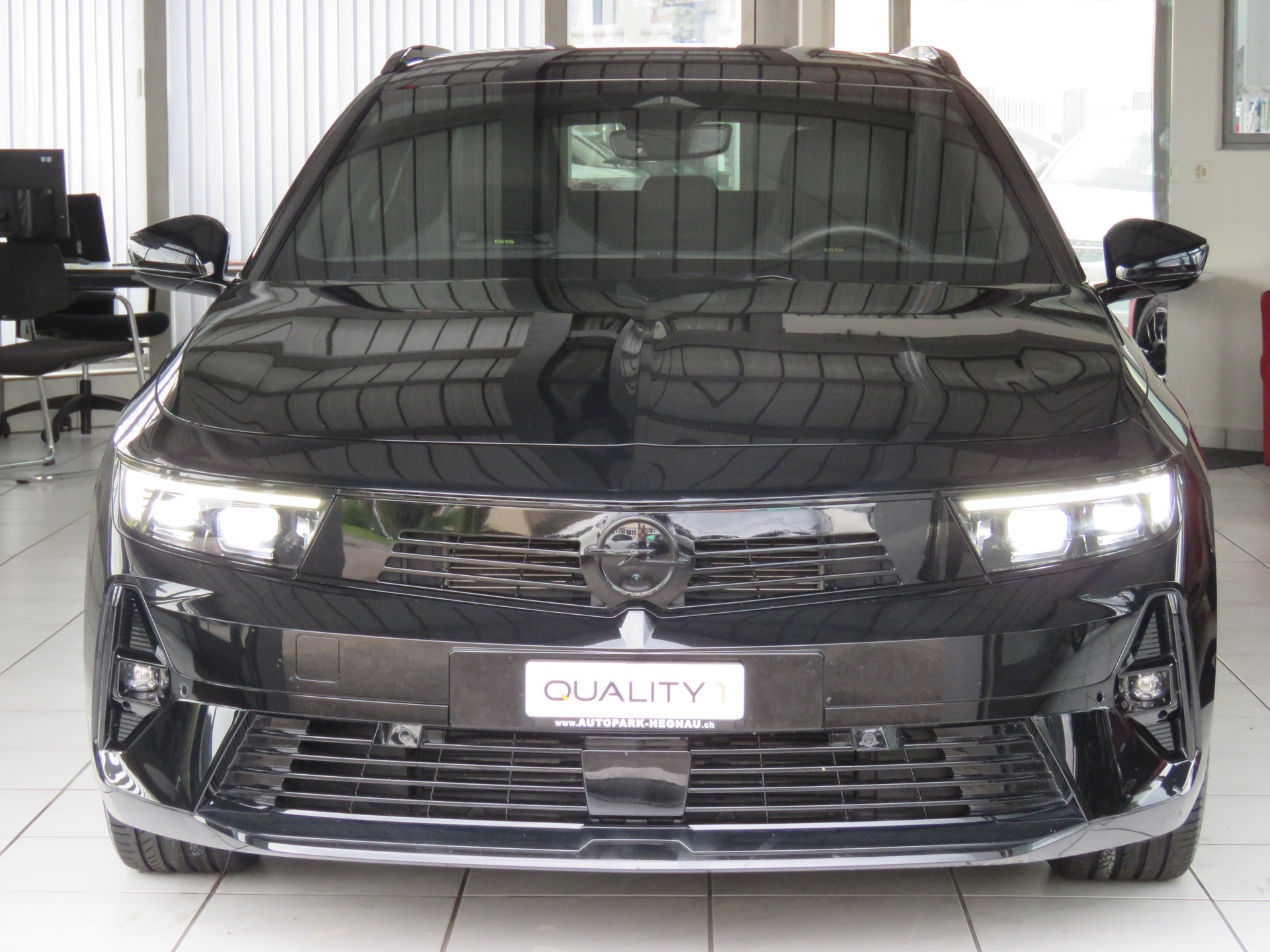 OPEL Astra Sports Tourer 1.6 PHEV Turbo GSe (Automat)-image-2