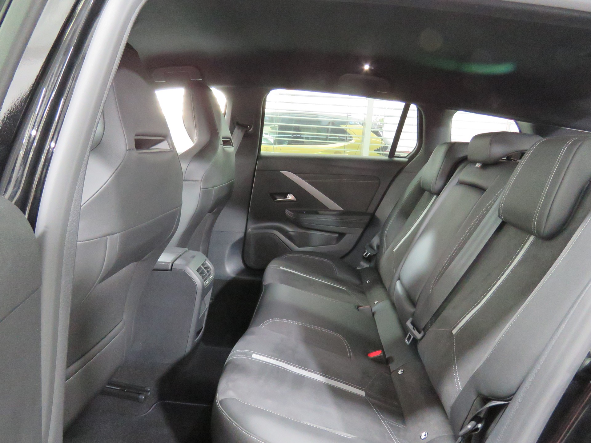 OPEL Astra Sports Tourer 1.6 PHEV Turbo GSe (Automat)-image-13