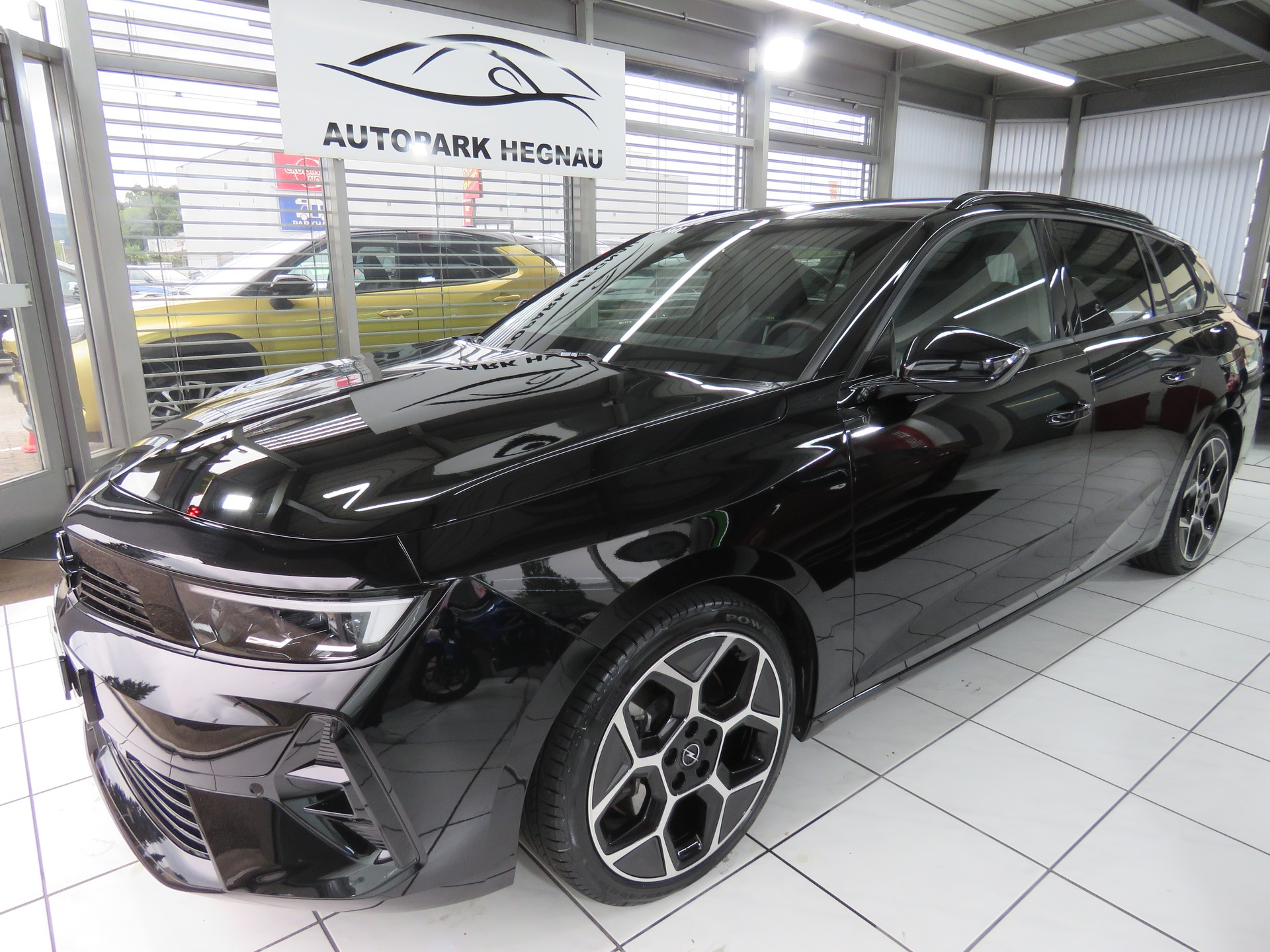 OPEL Astra Sports Tourer 1.6 PHEV Turbo GSe (Automat)-image-0