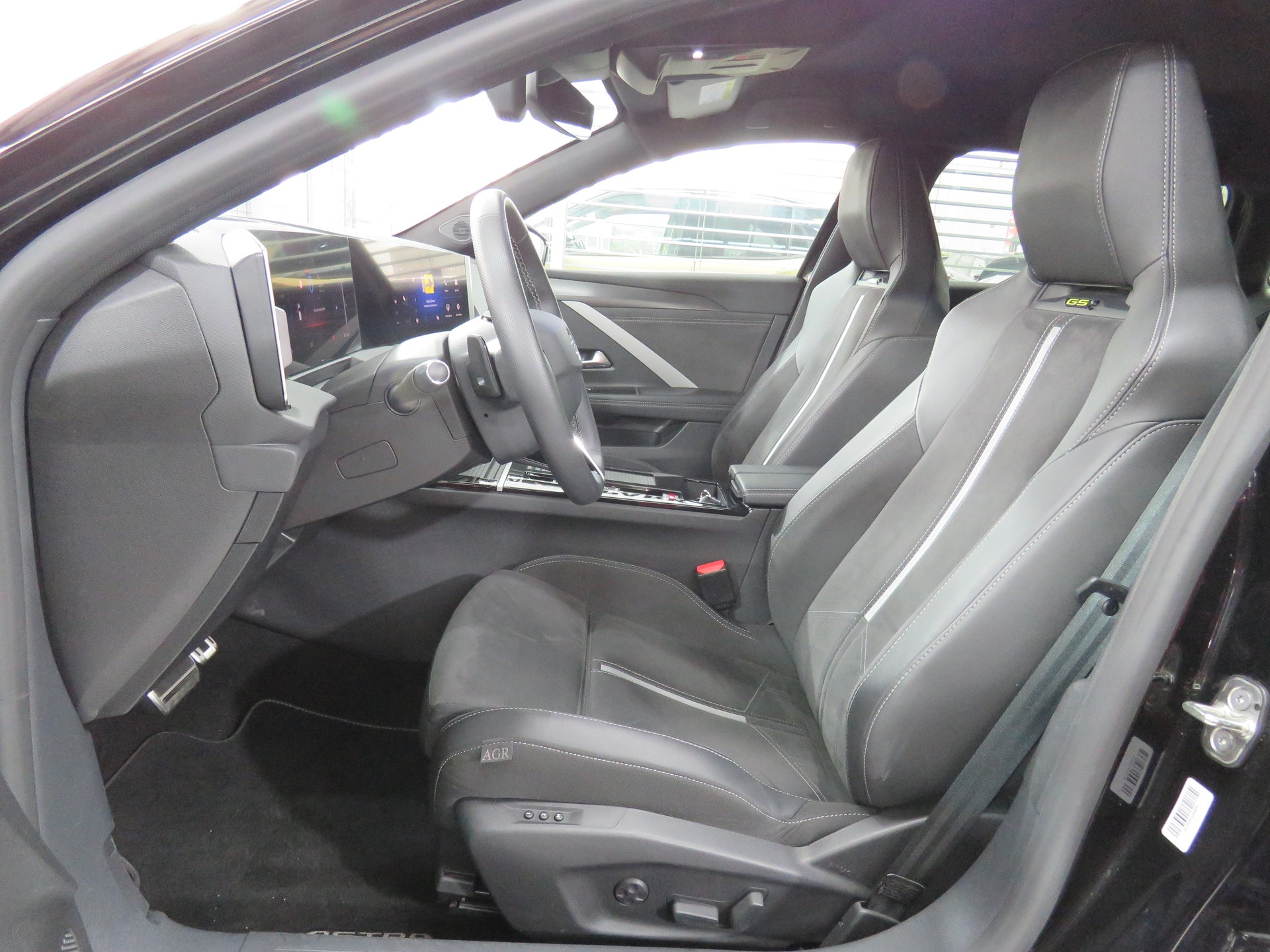 OPEL Astra Sports Tourer 1.6 PHEV Turbo GSe (Automat)-image-9