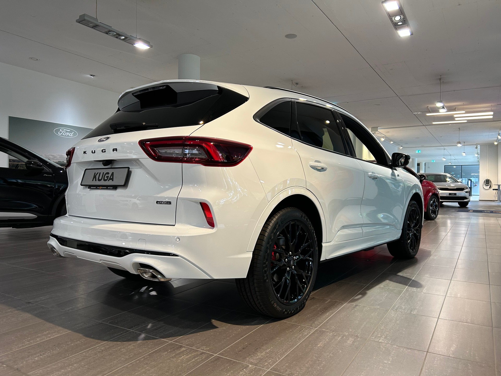 FORD Kuga 2.5 PHEV ST-Line X FWD-image-5