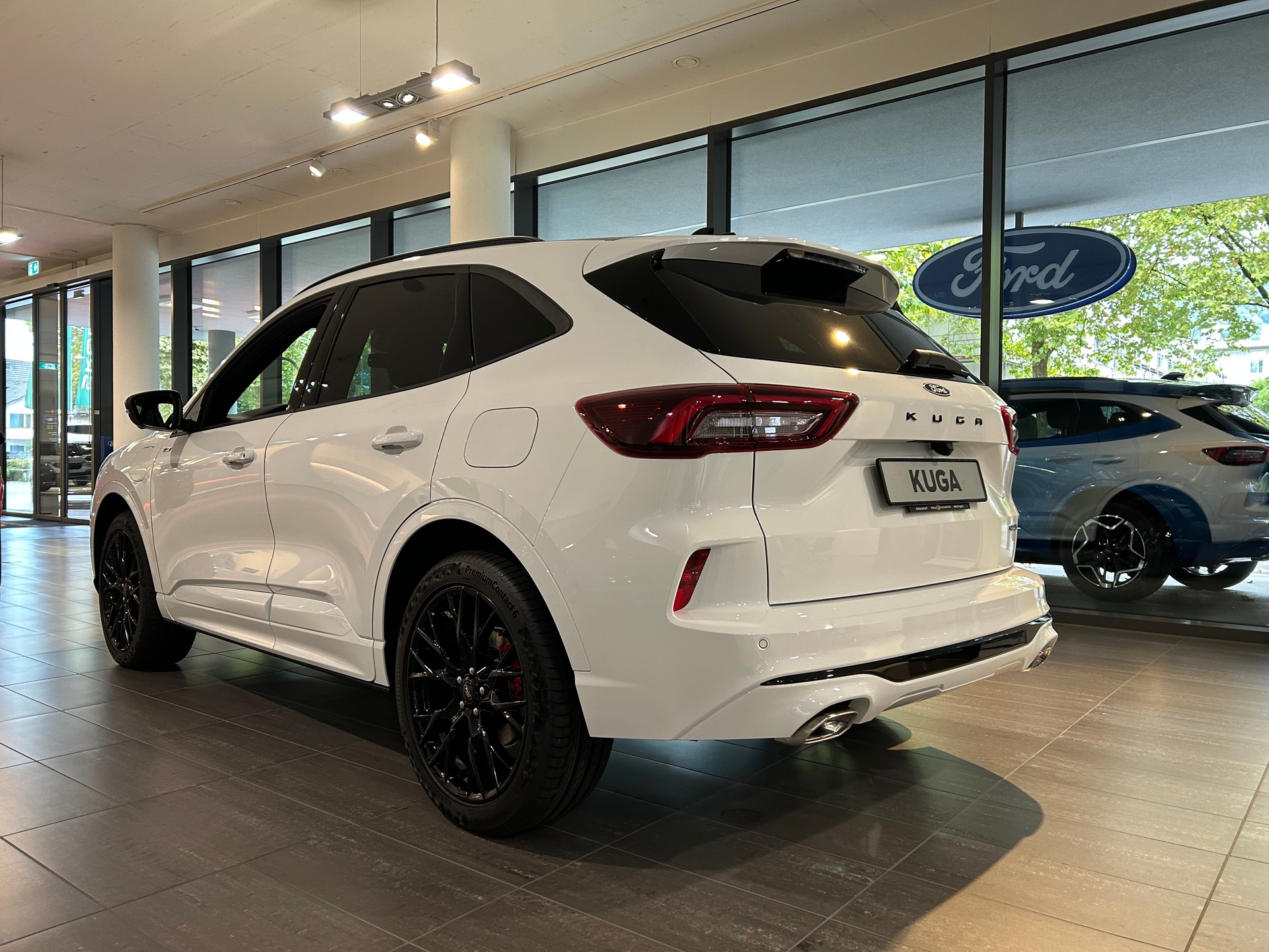 FORD Kuga 2.5 PHEV ST-Line X FWD-image-3