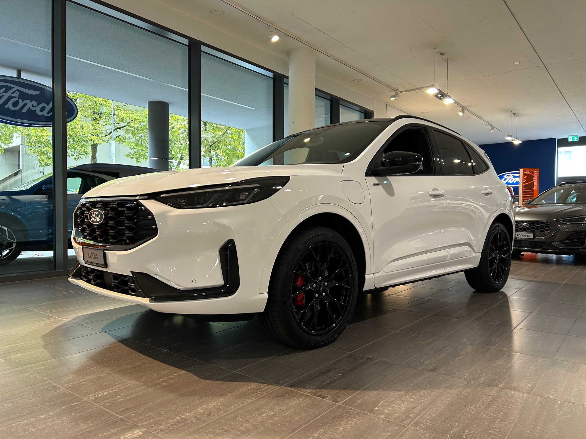 FORD Kuga 2.5 PHEV ST-Line X FWD-image-2