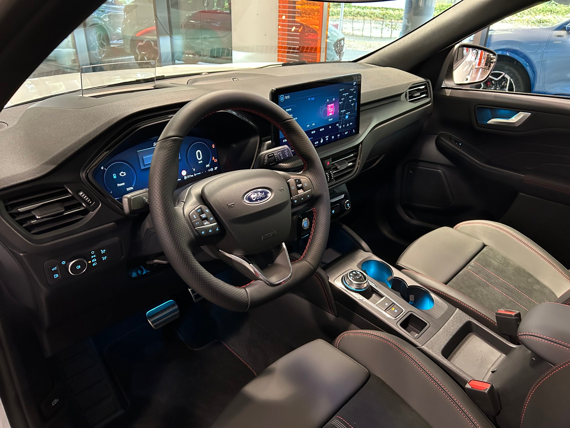 FORD Kuga 2.5 PHEV ST-Line X FWD-image-7
