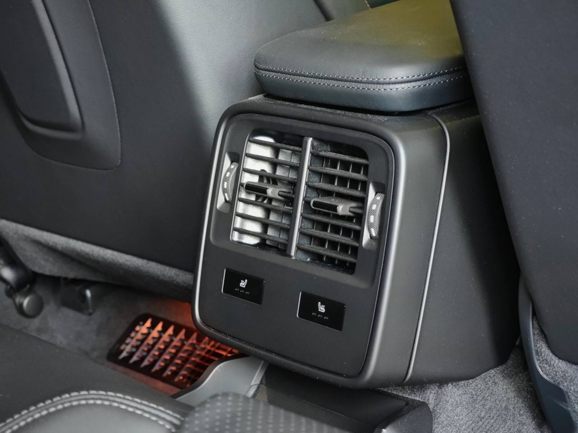 PORSCHE Taycan 4 Cross Turismo-image-25
