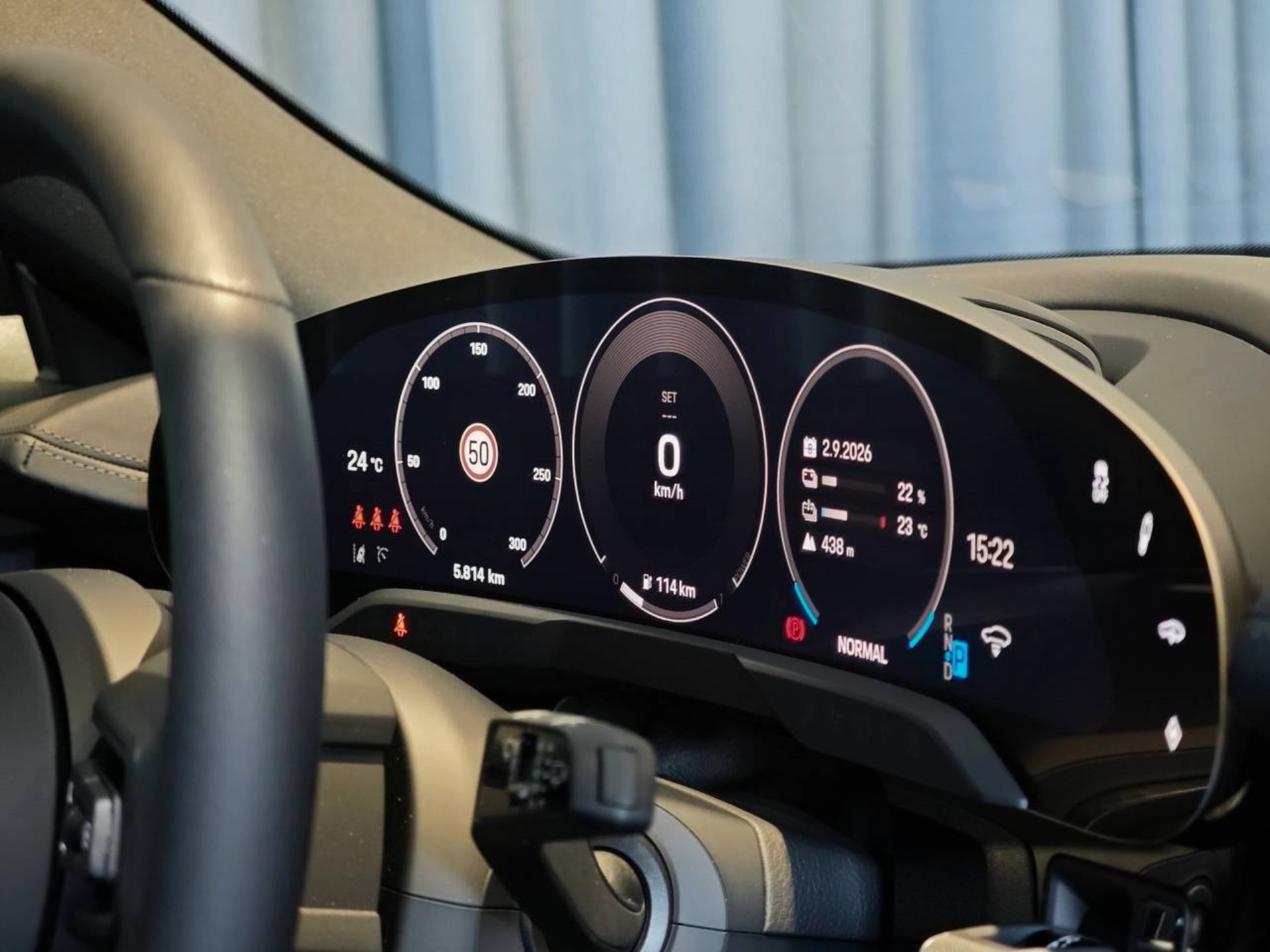 PORSCHE Taycan 4 Cross Turismo-image-15