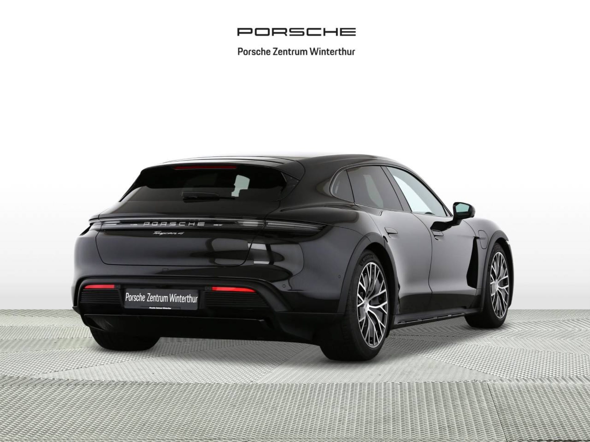 PORSCHE Taycan 4 Cross Turismo-image-2