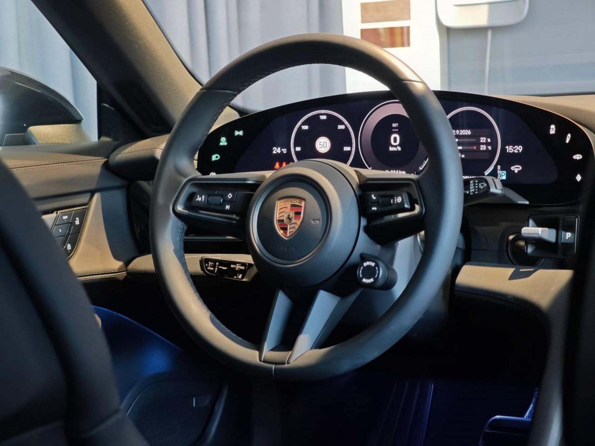 PORSCHE Taycan 4 Cross Turismo-image-34