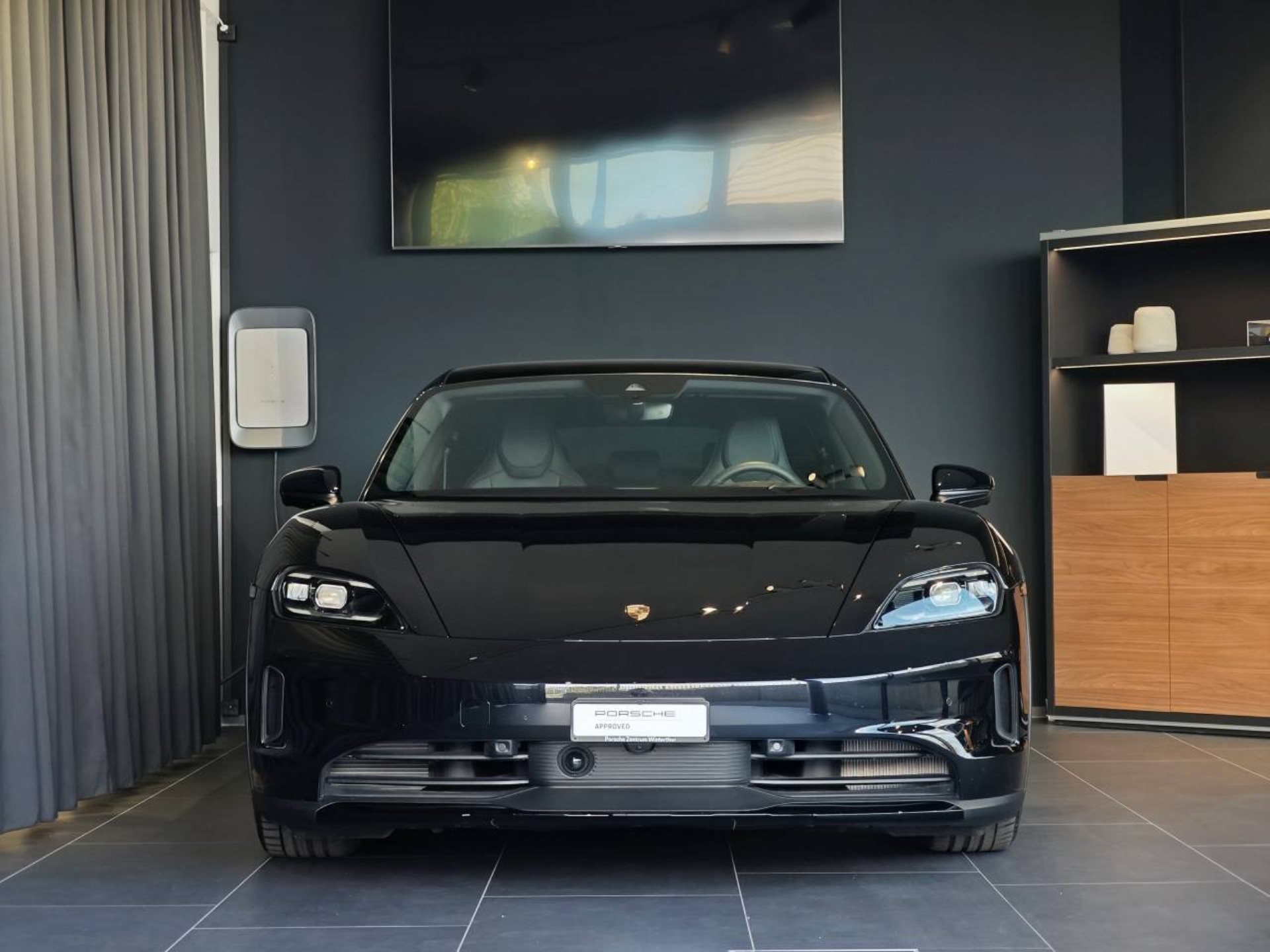 PORSCHE Taycan 4 Cross Turismo-image-1