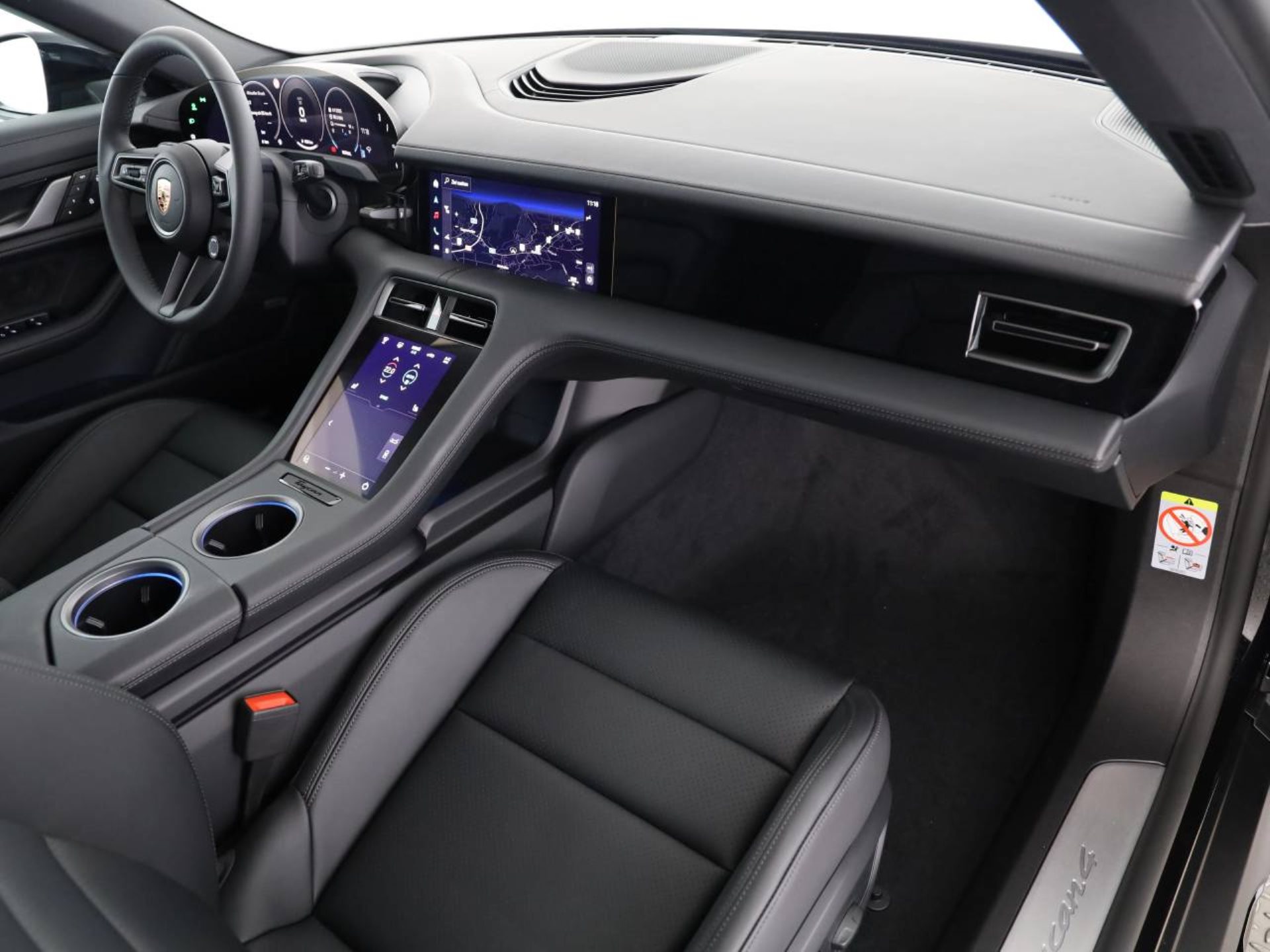 PORSCHE Taycan 4 Cross Turismo-image-13