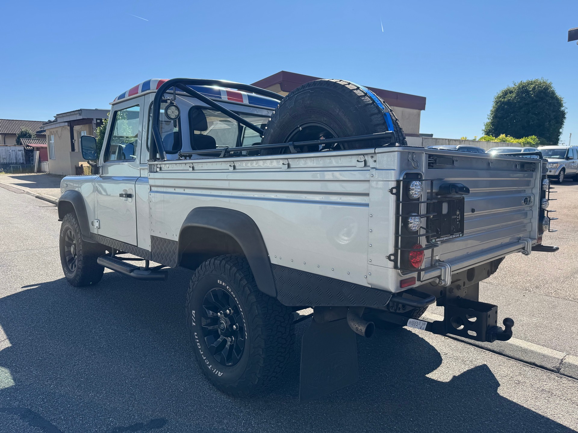 LAND ROVER Defender 110 2.2 TD4 High Capacity Pick Up-image-6