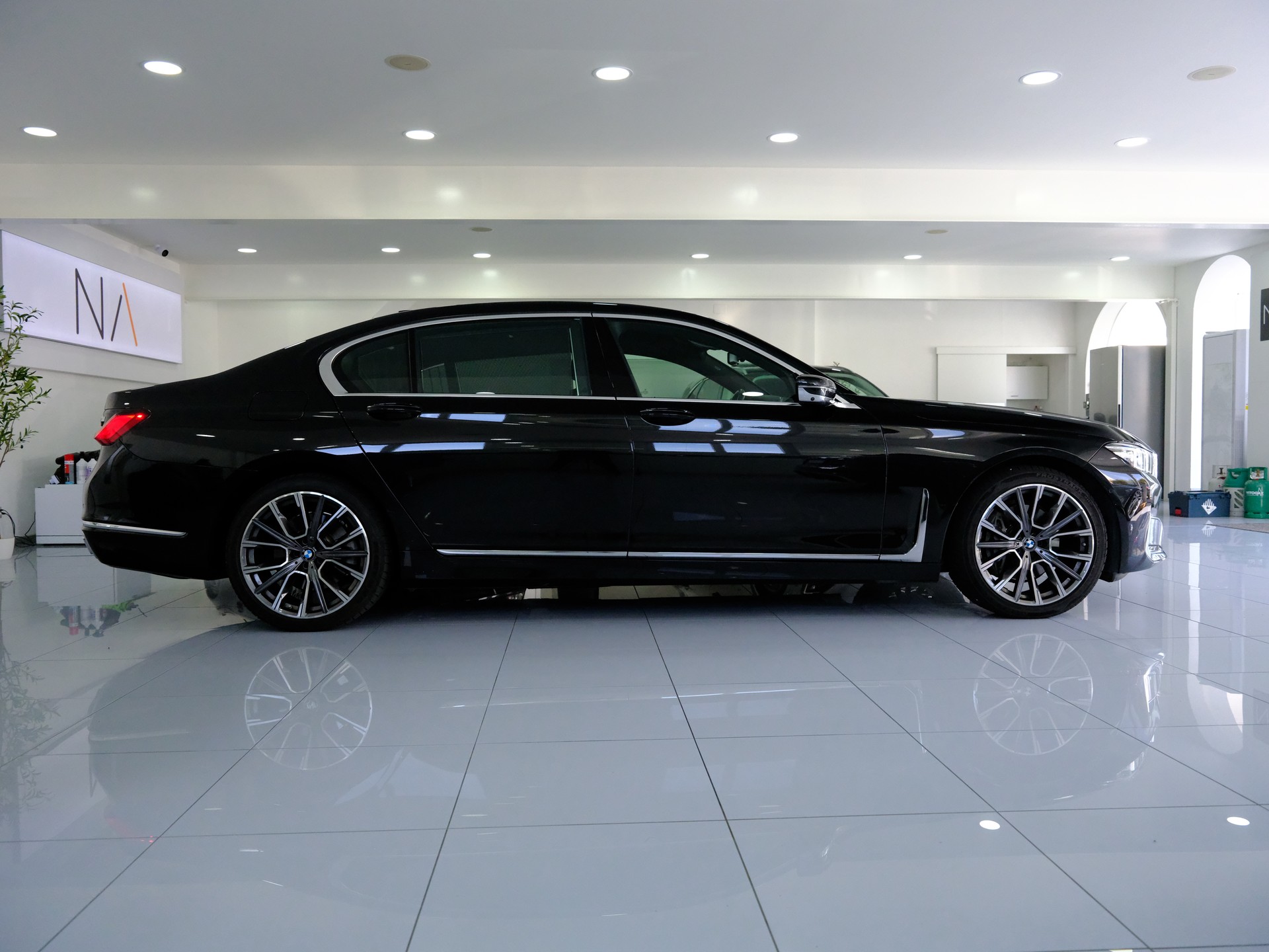 BMW 730Ld xDrive Steptronic-image-7