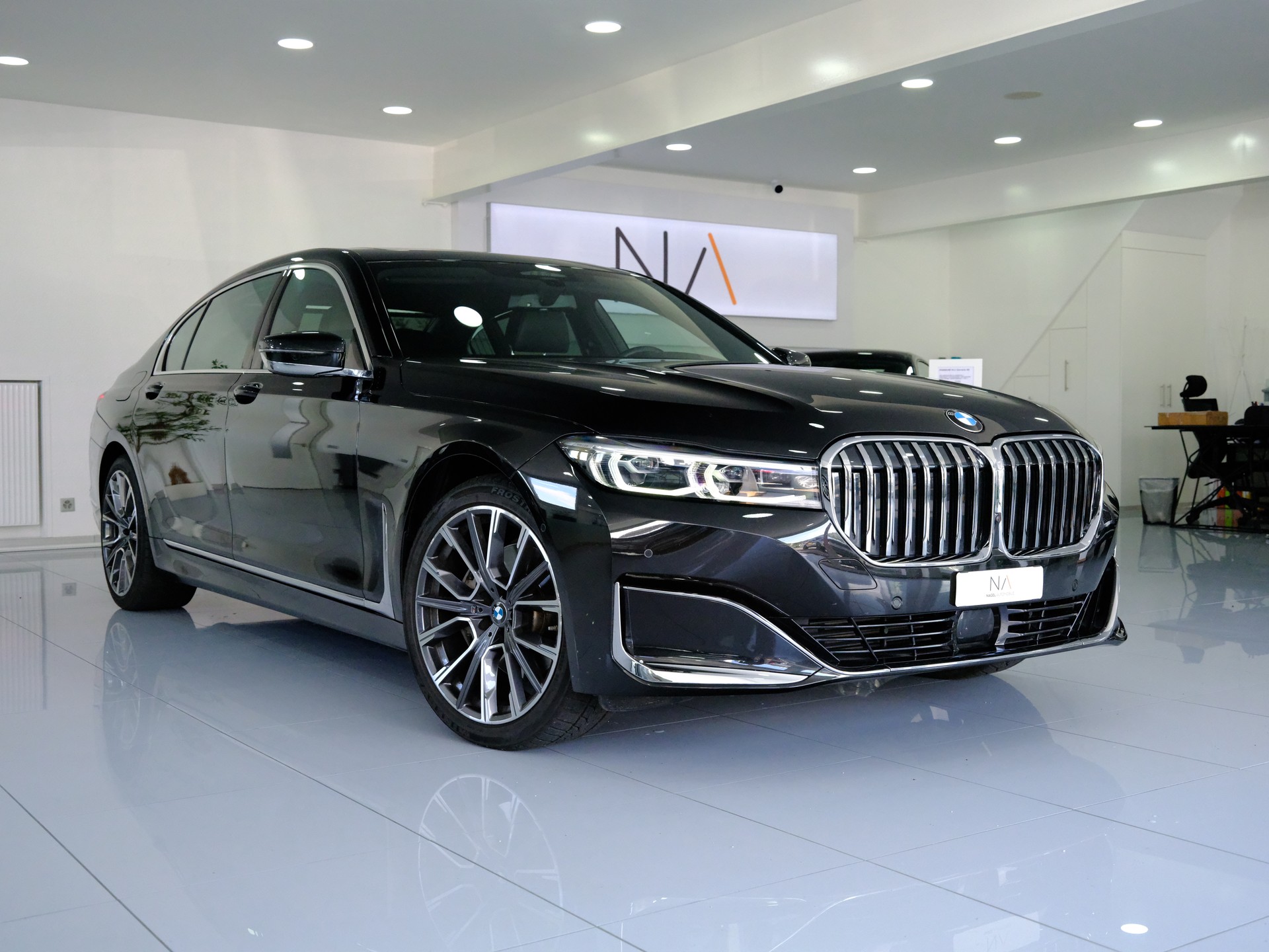BMW 730Ld xDrive Steptronic-image-0