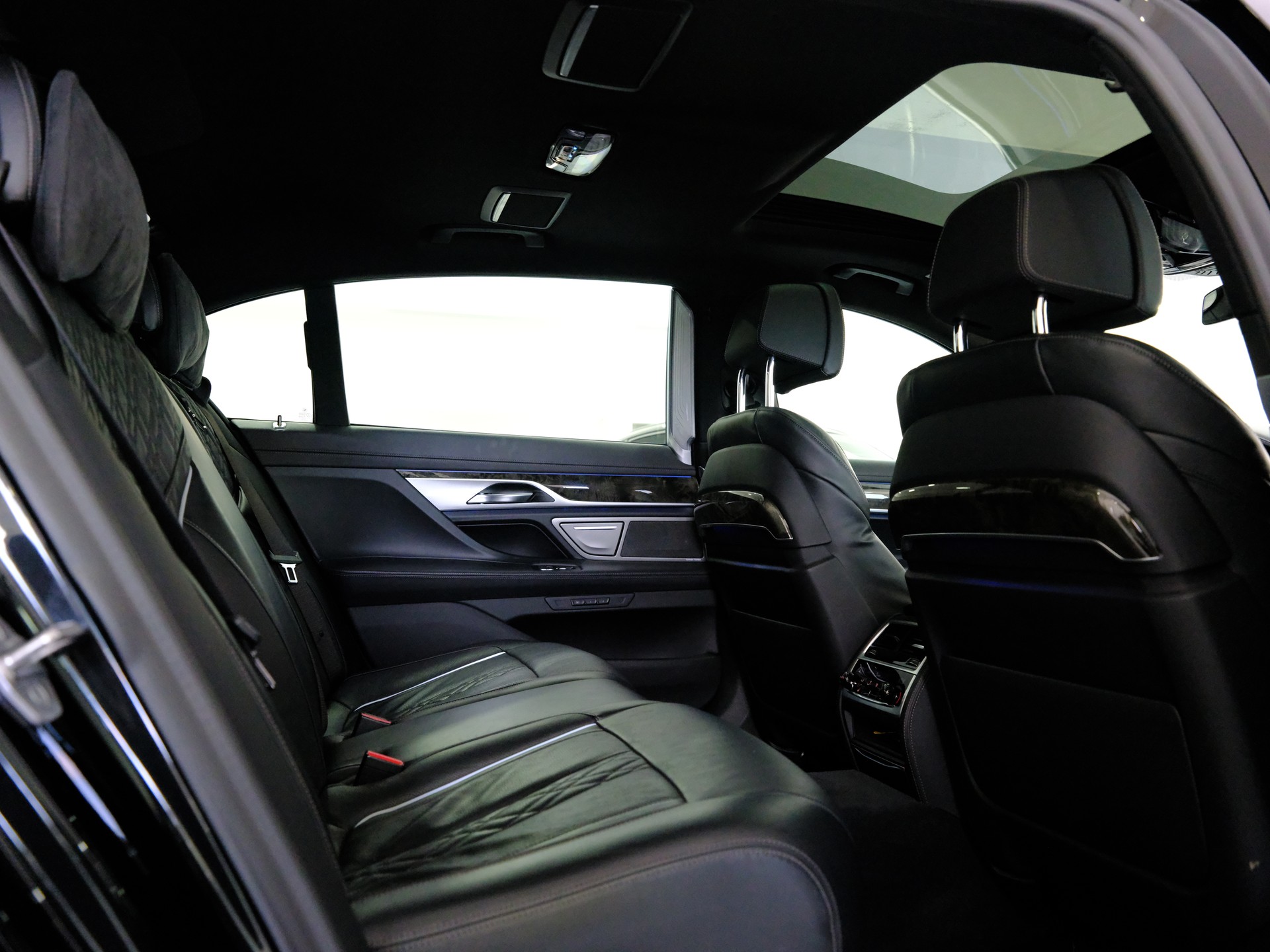 BMW 730Ld xDrive Steptronic-image-18