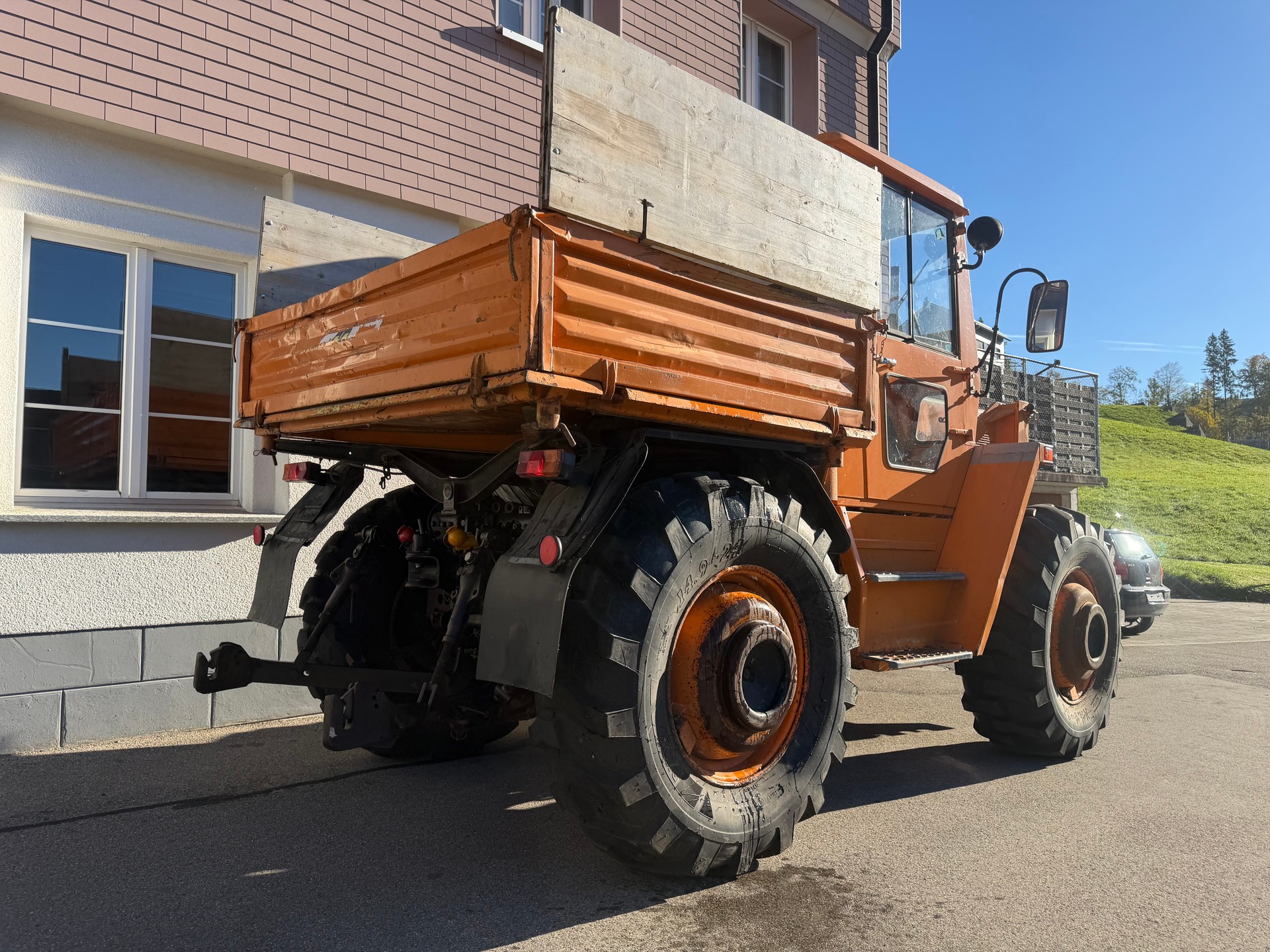 KOMMOBIL (UNIMOG) MB TRAC 800 mit 8t Anhänger-image-2