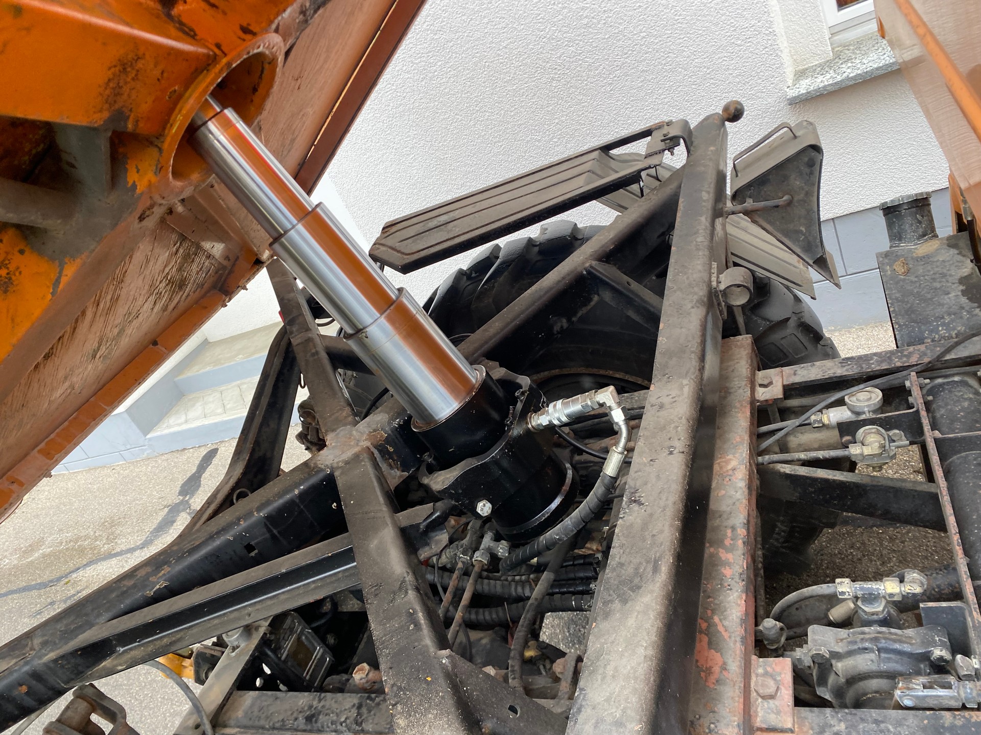 KOMMOBIL (UNIMOG) MB TRAC 800 mit 8t Anhänger-image-7