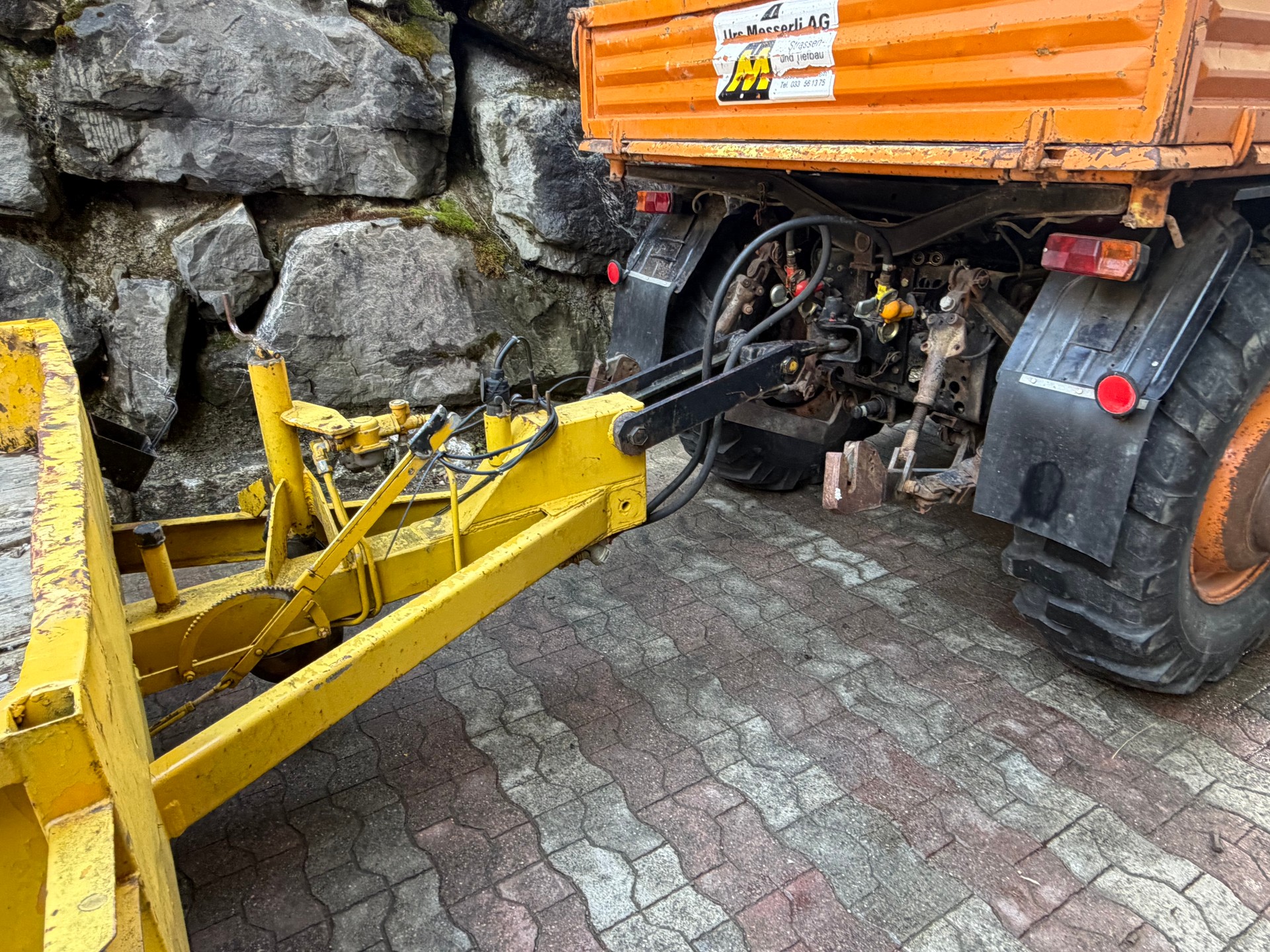 KOMMOBIL (UNIMOG) MB TRAC 800 mit 8t Anhänger-image-10