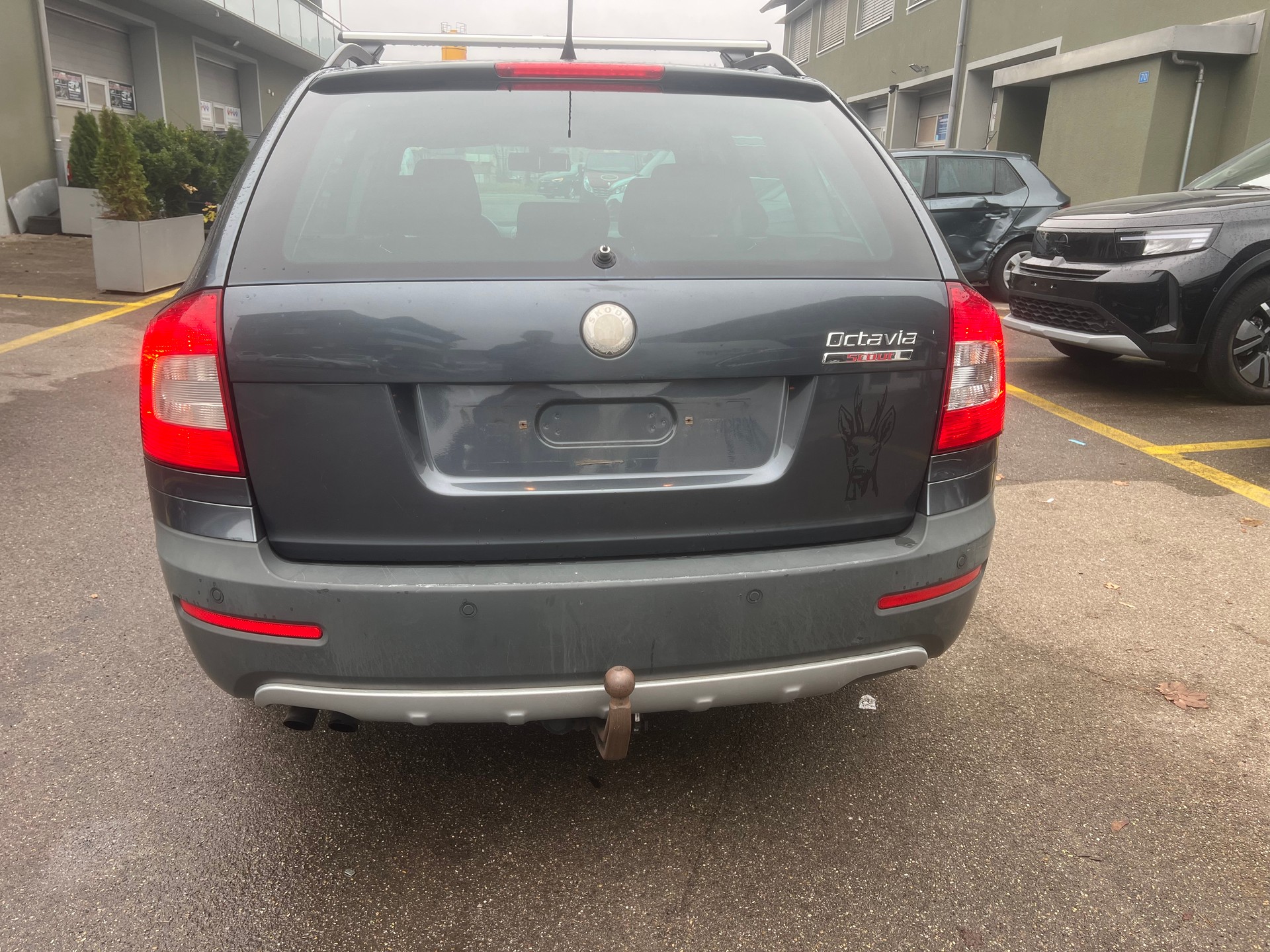 SKODA Octavia Combi 1.8 TSI Scout 4x4-image-2