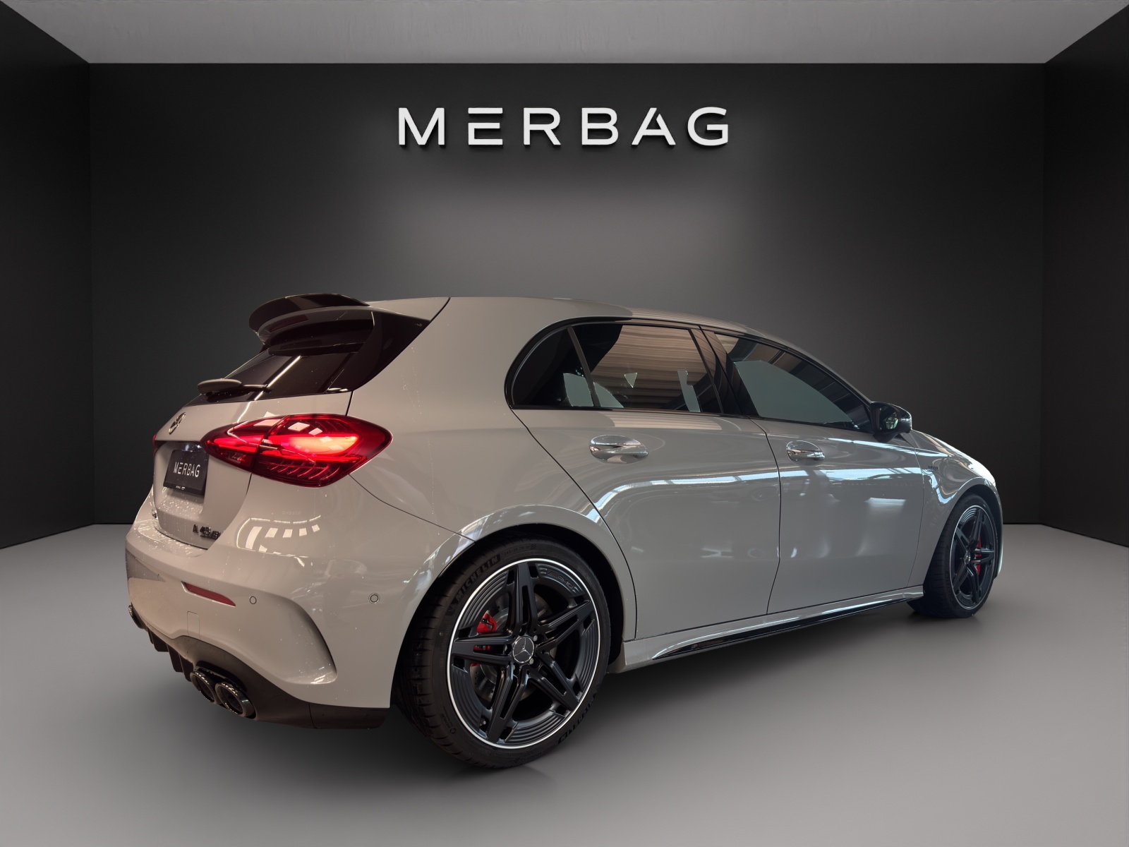 MERCEDES-BENZ A AMG 45 S 4Matic 8G-DCT-image-5