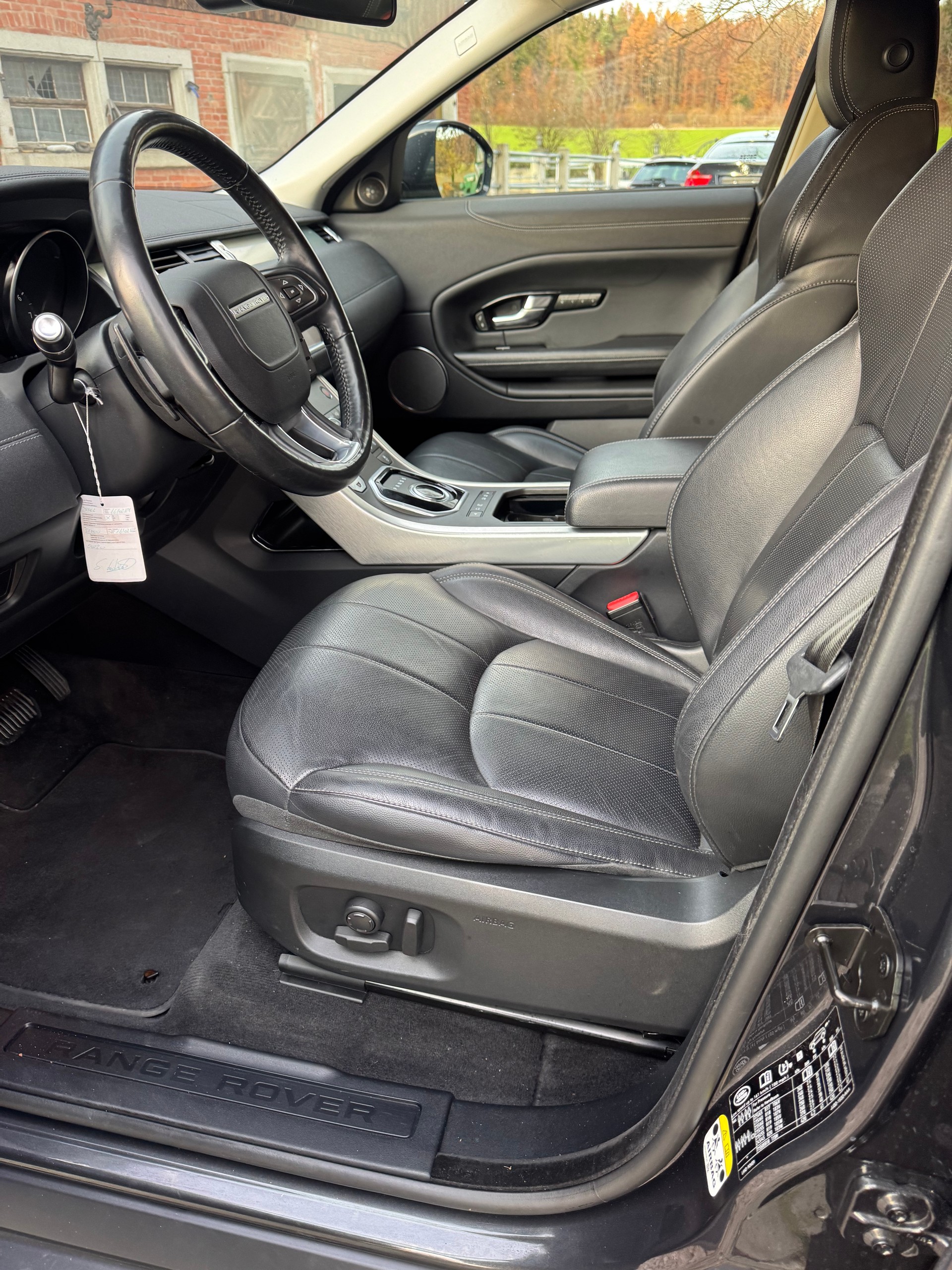 LAND ROVER Range Rover Evoque 2.0 Si4 SE Dynamic AT9-image-10