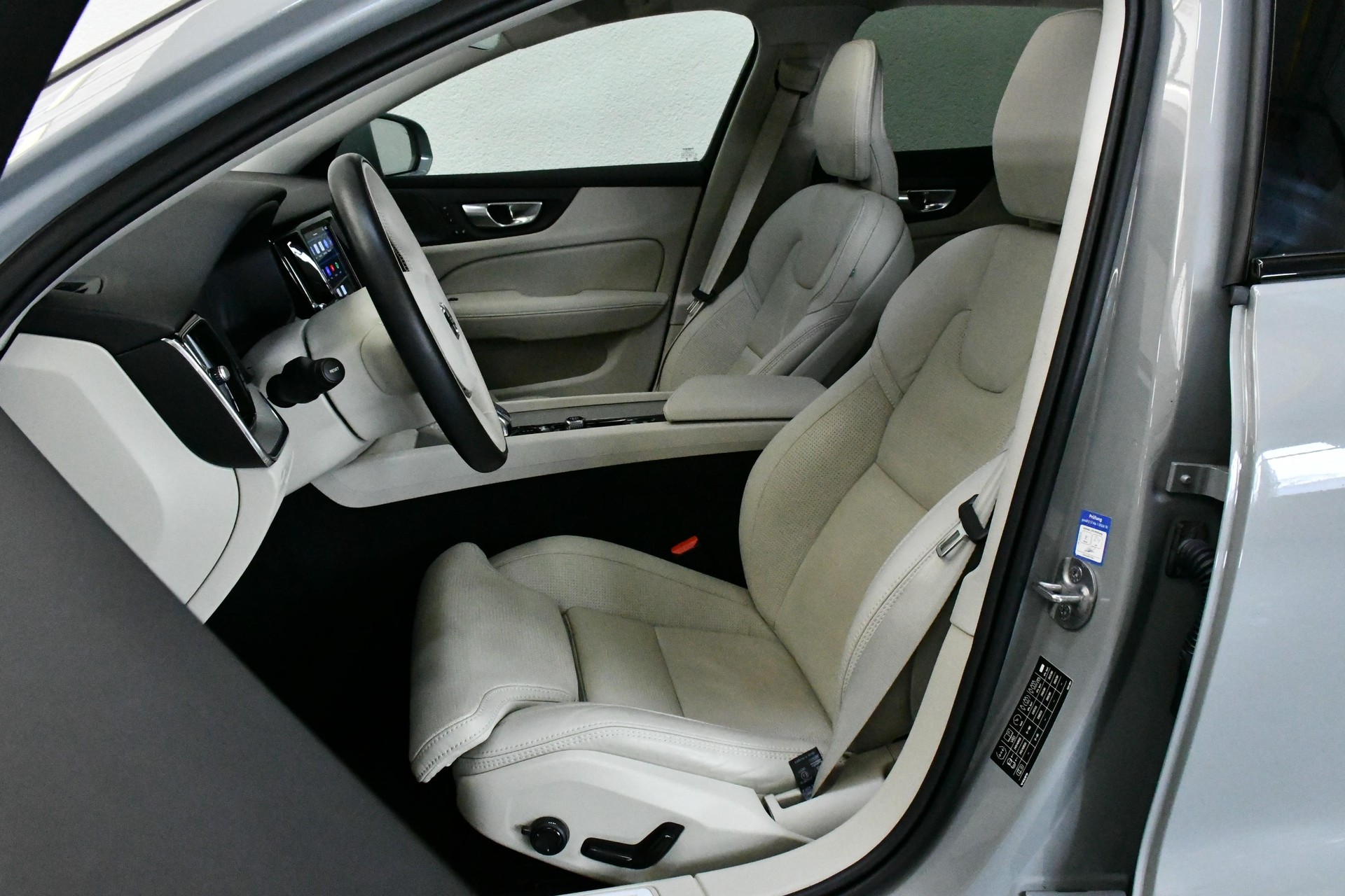 VOLVO V60 Cross Country AWD Ultim ACC*PAN*H&K*AHK*SBEL-image-16