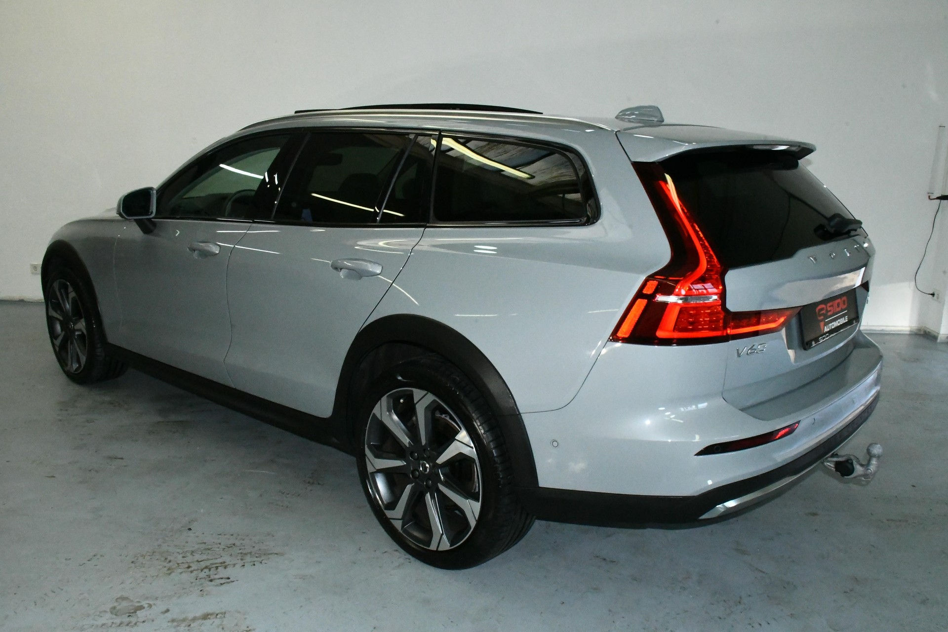 VOLVO V60 Cross Country AWD Ultim ACC*PAN*H&K*AHK*SBEL-image-7