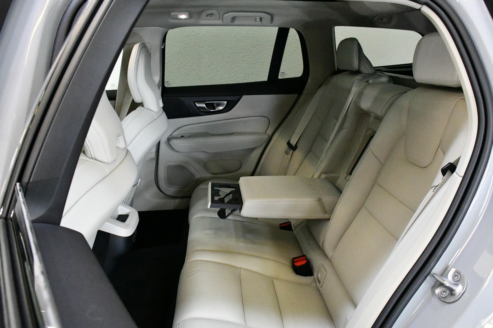 VOLVO V60 Cross Country AWD Ultim ACC*PAN*H&K*AHK*SBEL-image-21