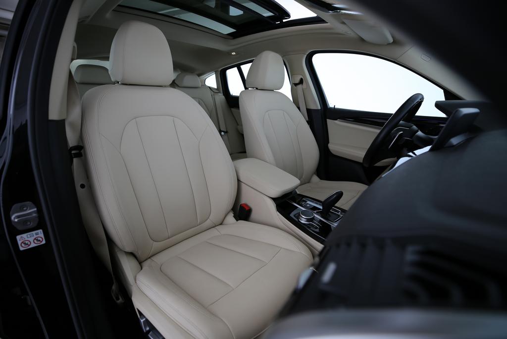 BMW X4 30i xDrive-image-10