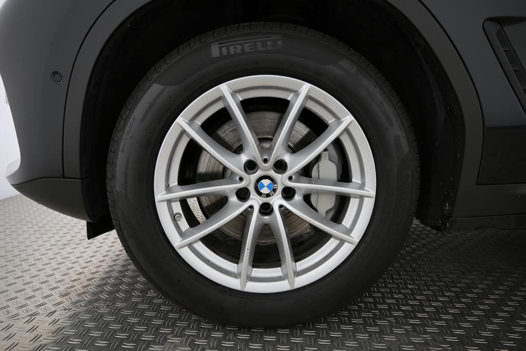 BMW X4 30i xDrive-image-17