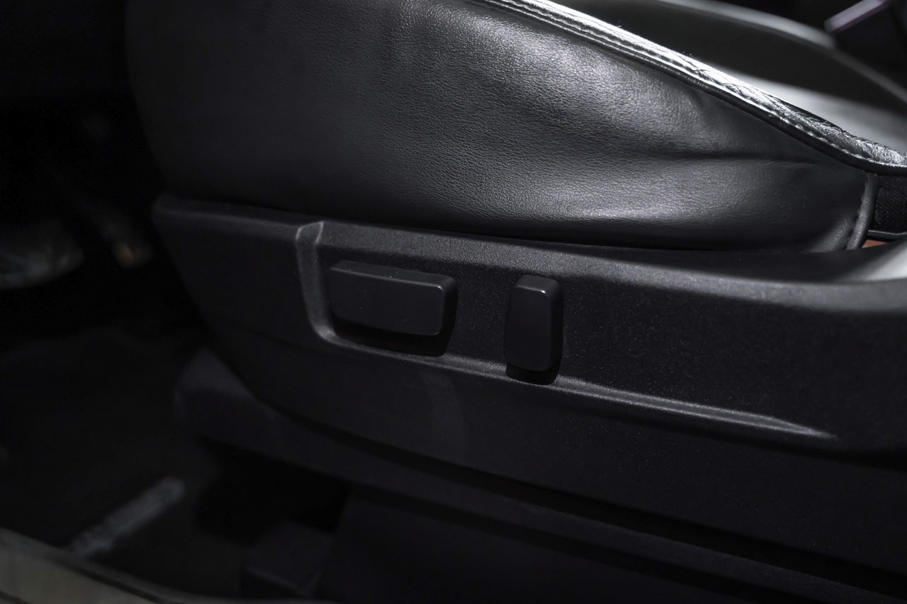MITSUBISHI Outlander 2.4 PHEV Style 4WD Automatic-image-19