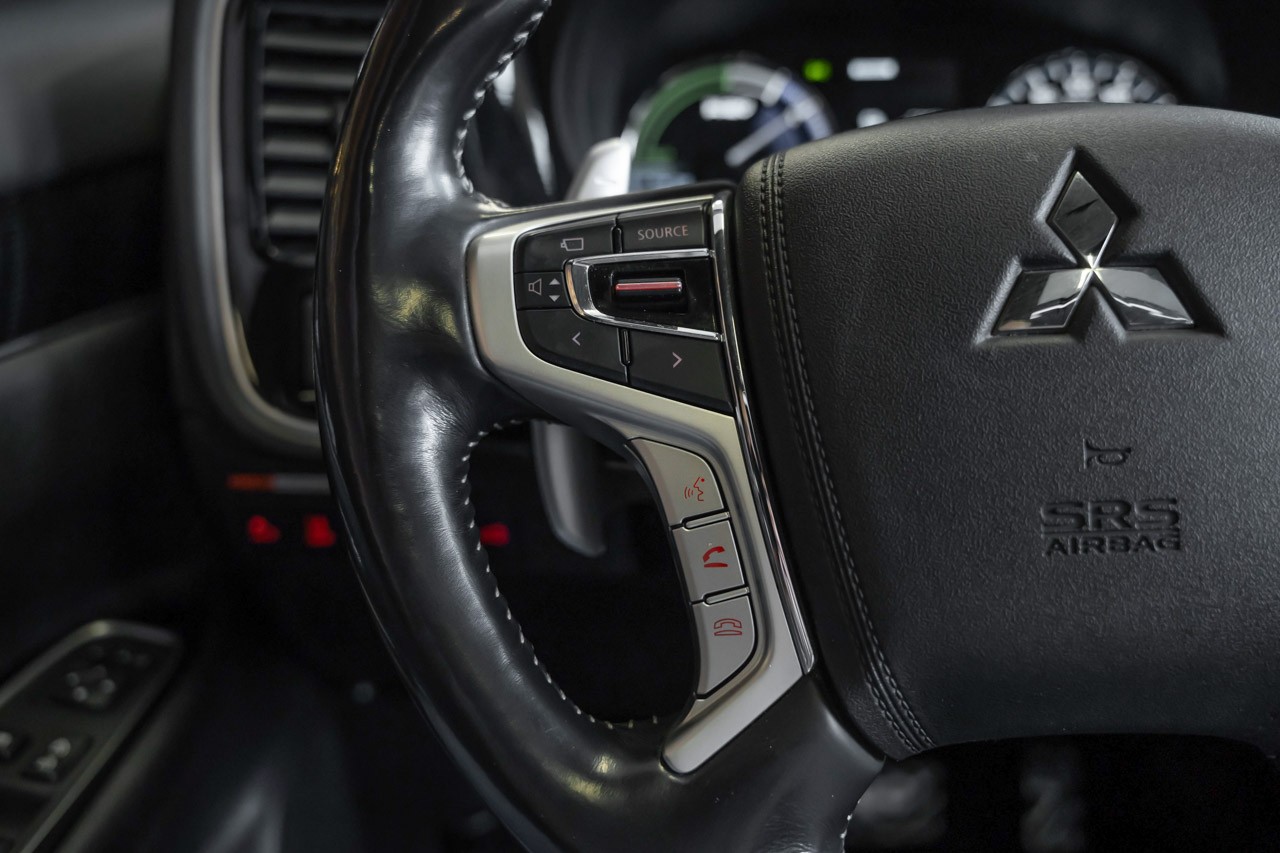 MITSUBISHI Outlander 2.4 PHEV Style 4WD Automatic-image-27