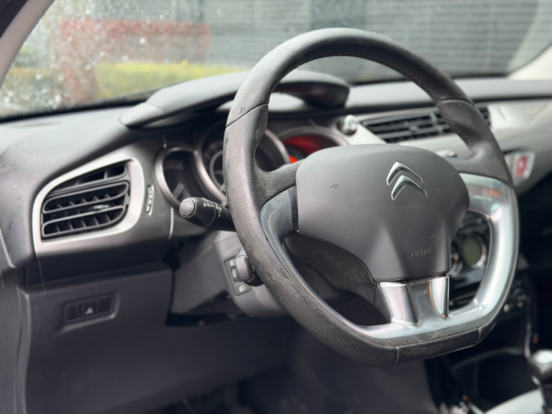 CITROEN C3 1.6i 16V Exclusive-image-9